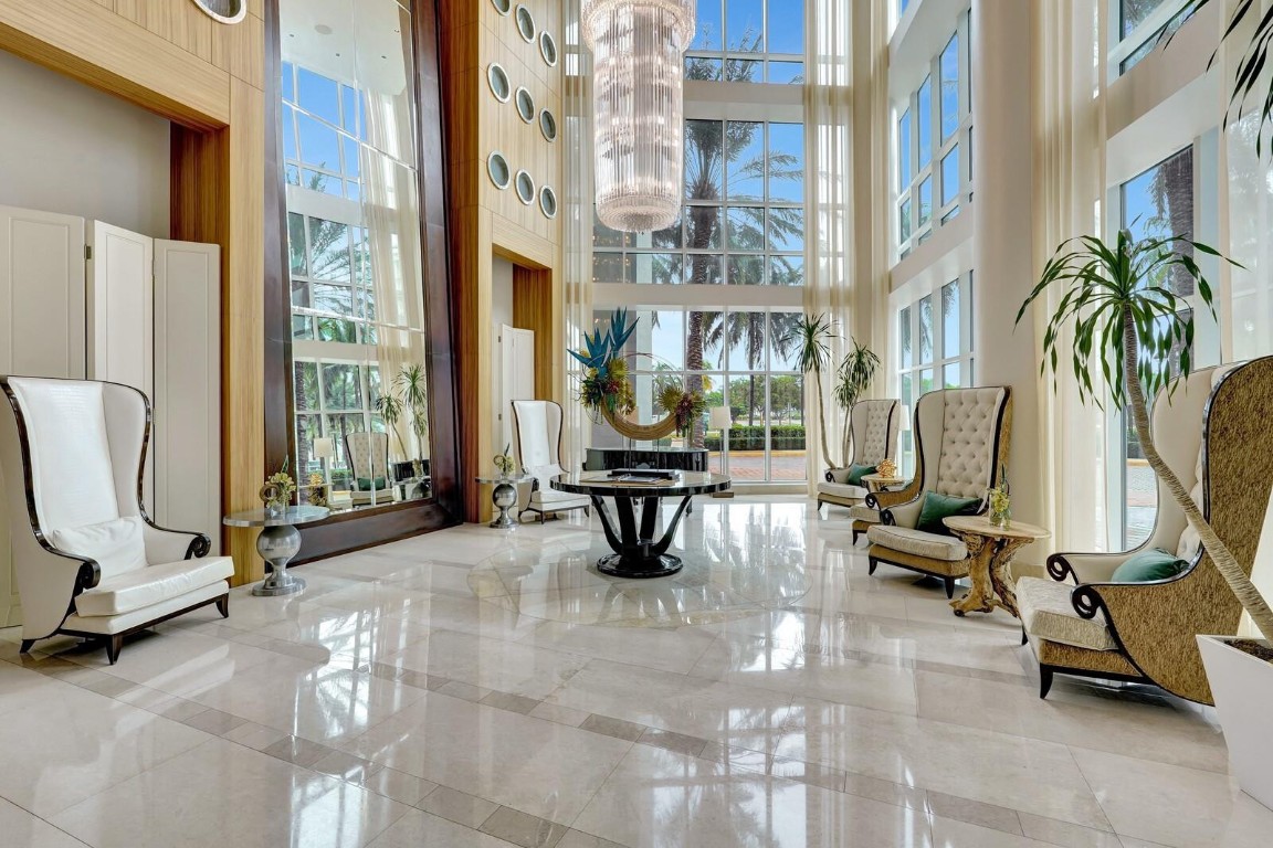 1 N Ocean Boulevard 1512