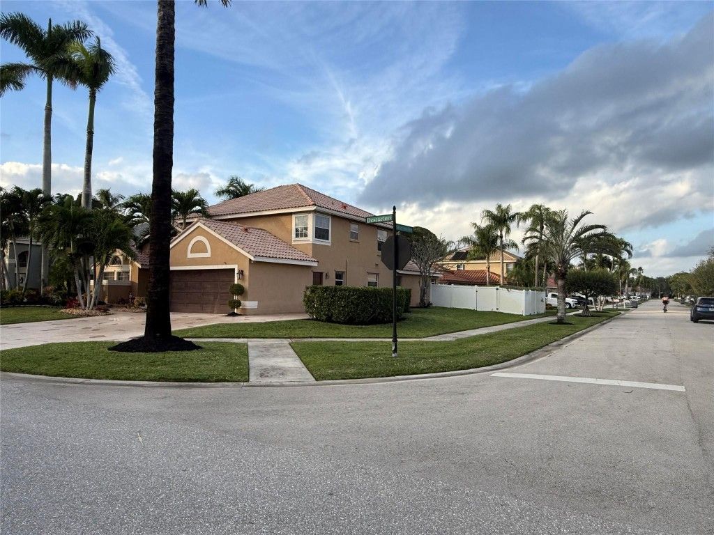 Photo of 5532 Descartes Circle, Boynton Beach, FL 33472 (MLS # F10540535)