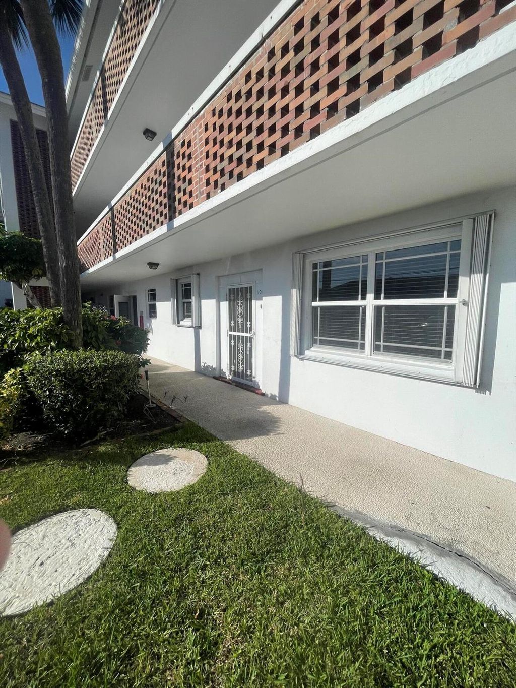 Photo of 2050 NE 39th Street #E110, Lighthouse Point, FL 33064 (MLS # R10928665)