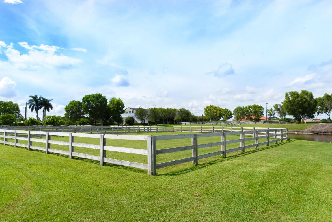PALM BEACH POINT EAST - Residential