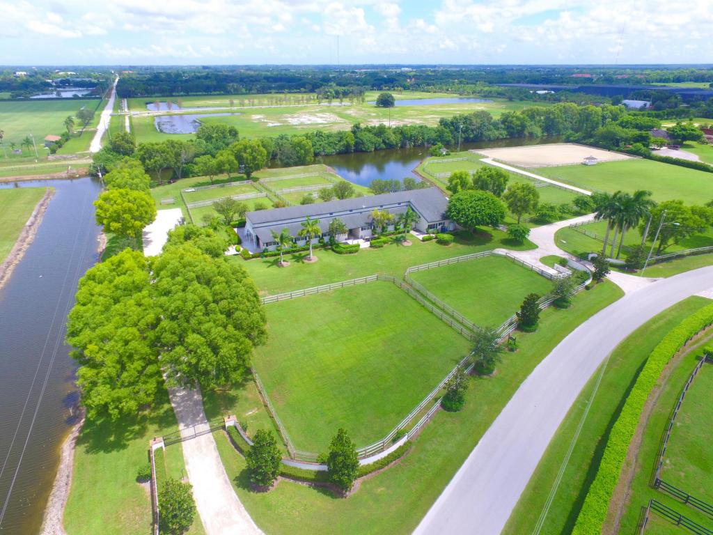 PALM BEACH POINT EAST - Residential