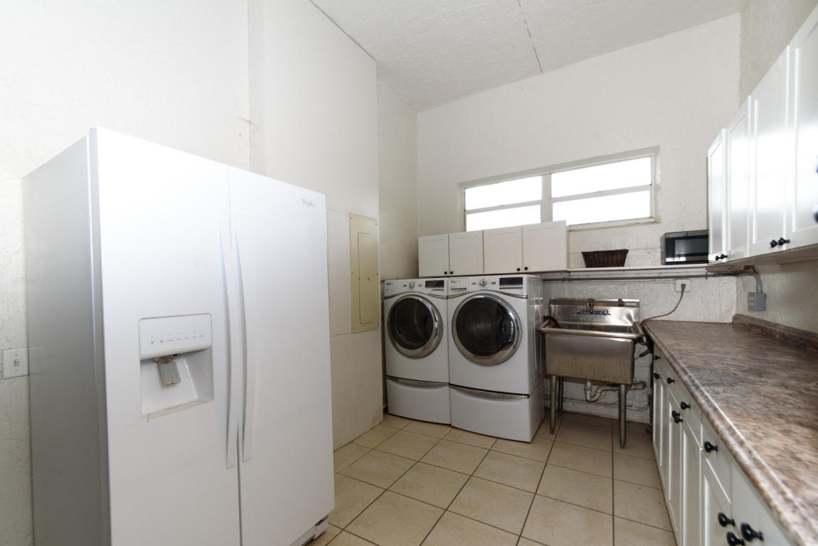 PALM BEACH POINT EAST - Residential