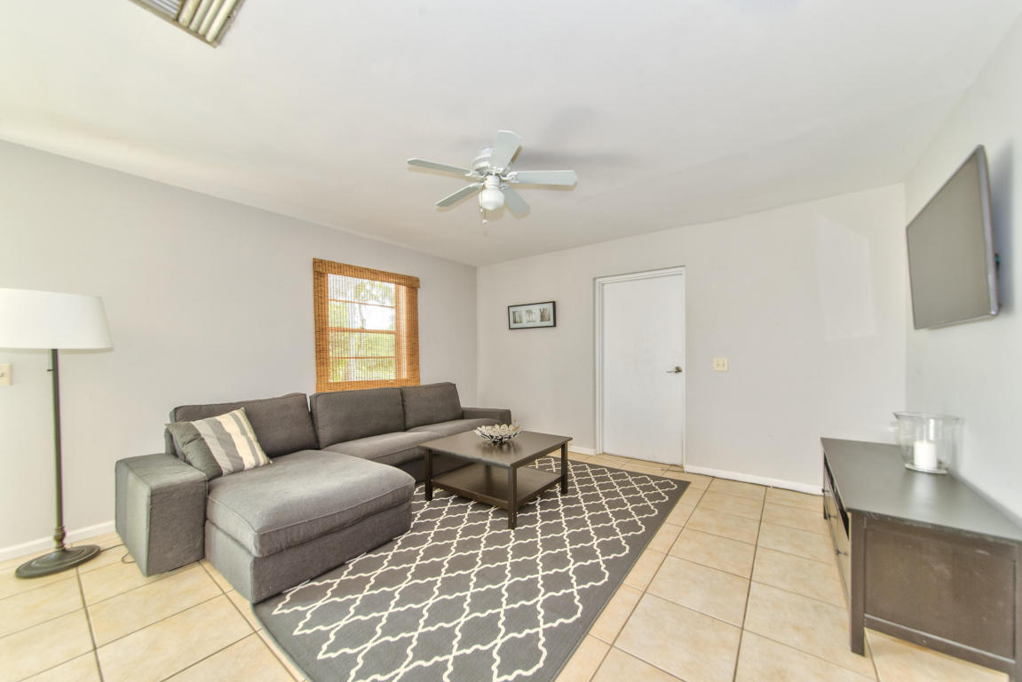 PALM BEACH POINT EAST - Residential