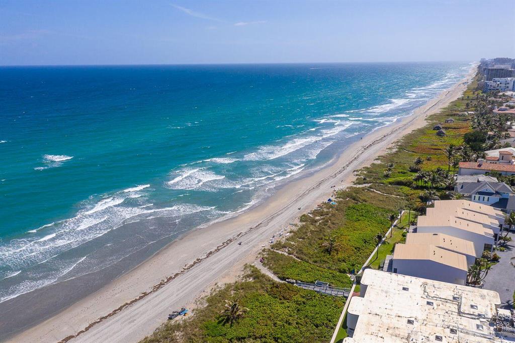 COASTAL HOUSE - Residential