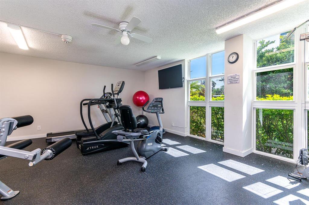 COASTAL HOUSE - Residential