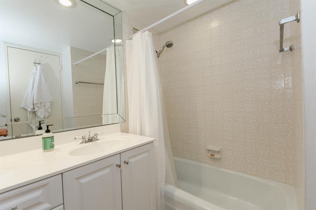 COASTAL HOUSE - Residential