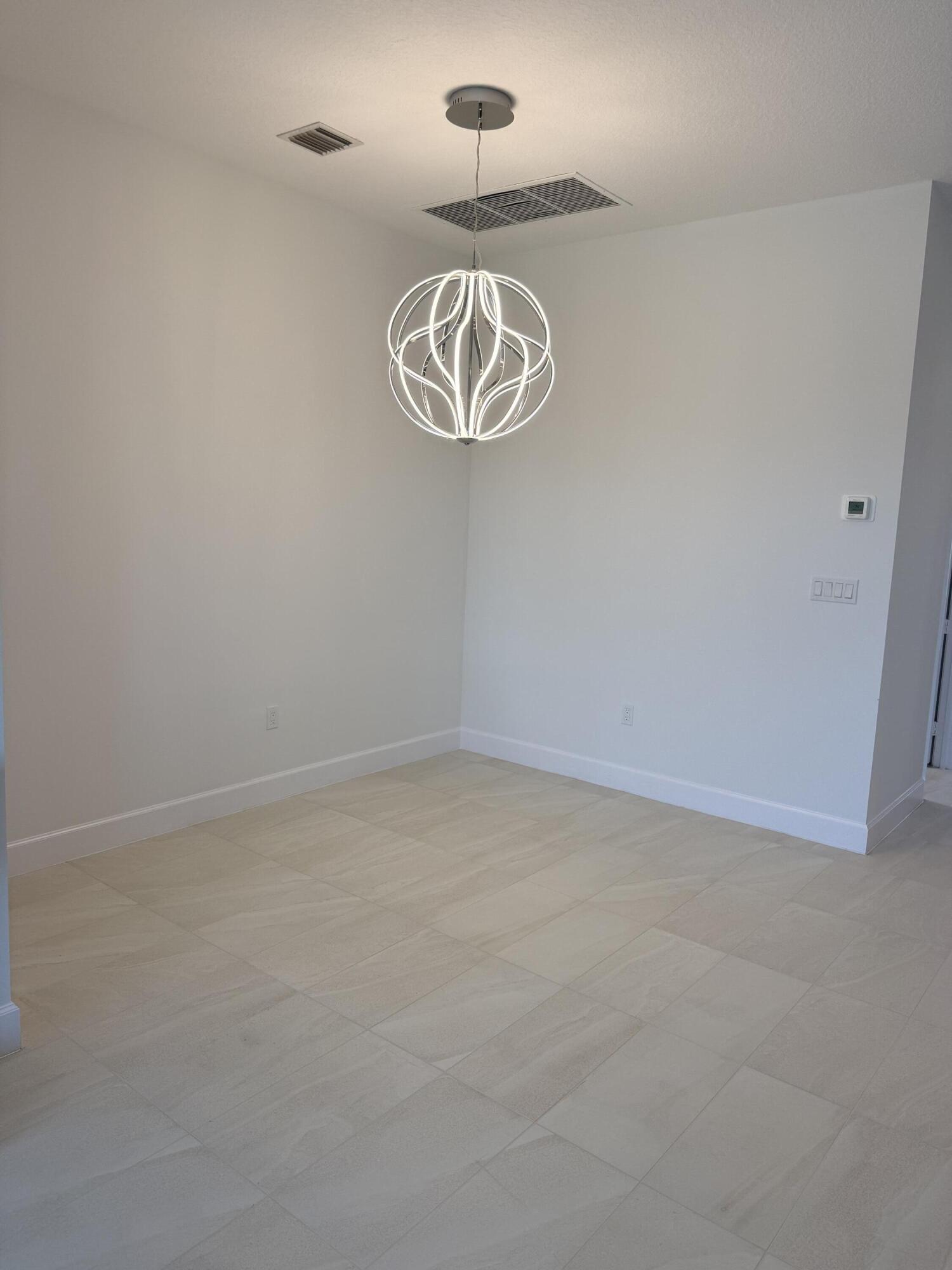 VALENCIA SOUND - Residential Lease