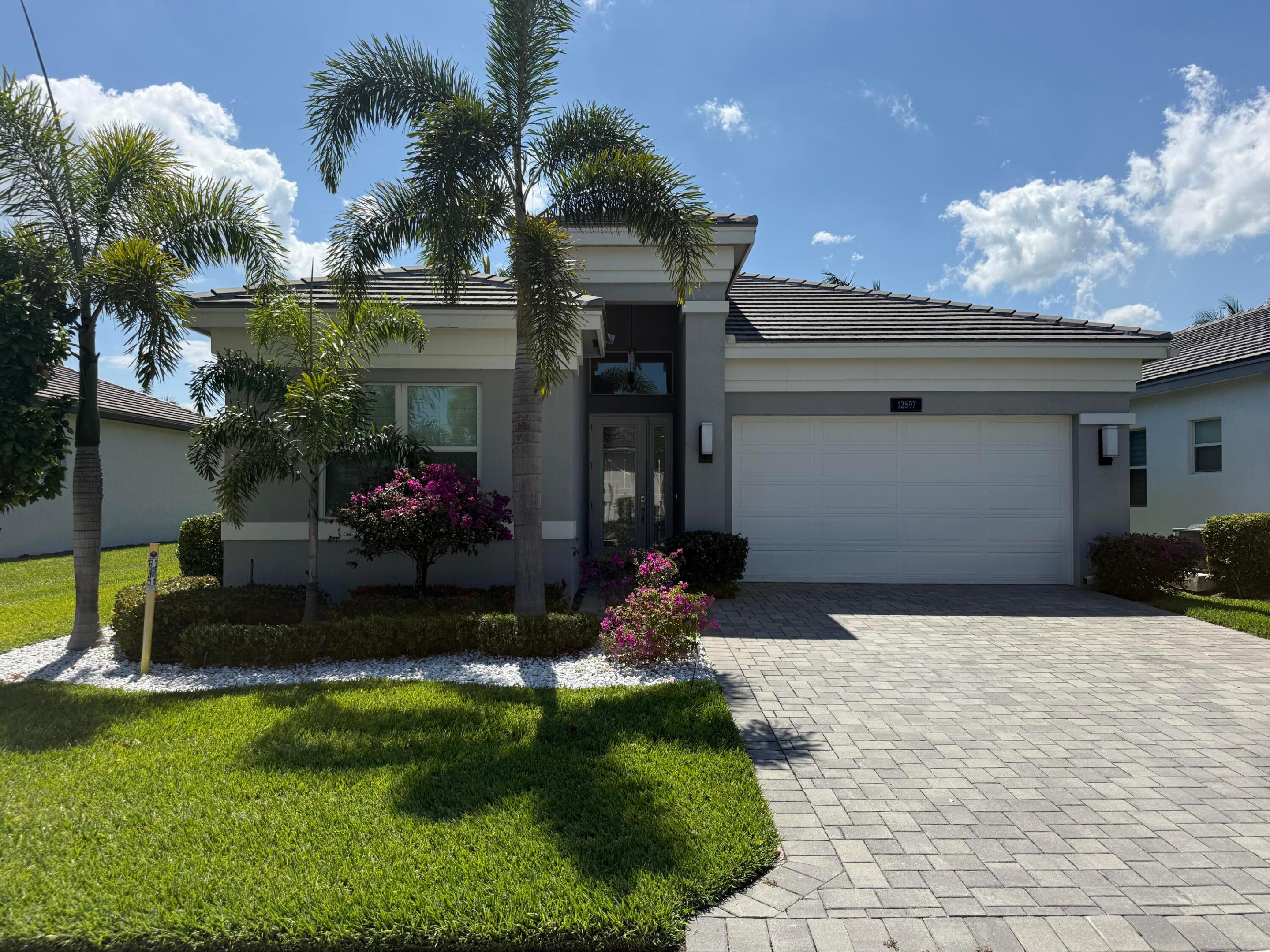 VALENCIA SOUND - Residential Lease