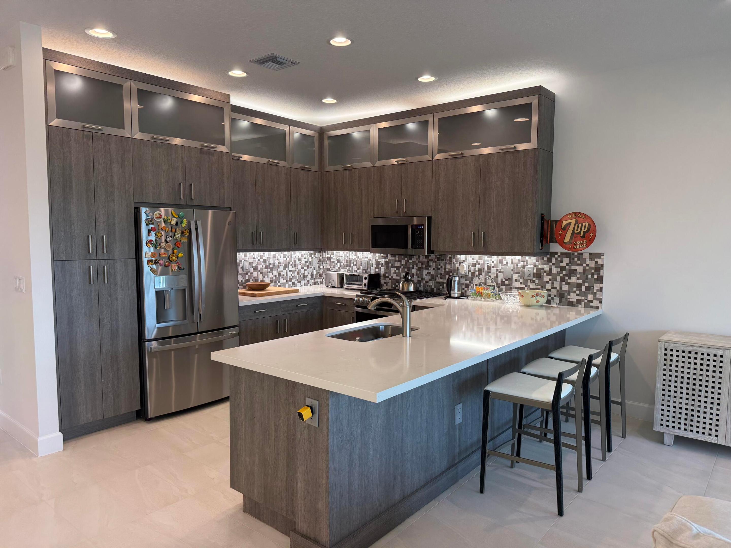 VALENCIA SOUND - Residential Lease
