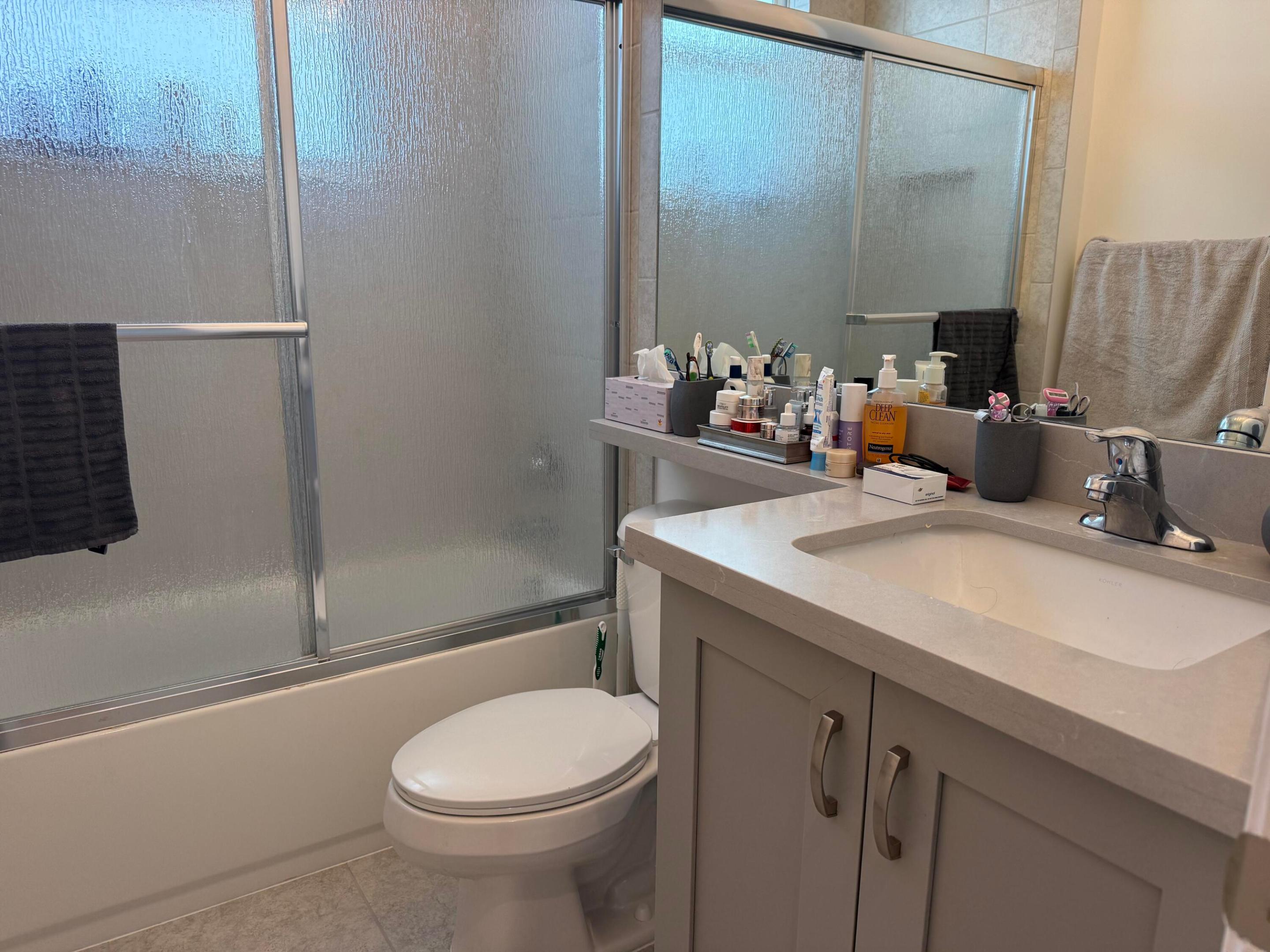 VALENCIA SOUND - Residential Lease