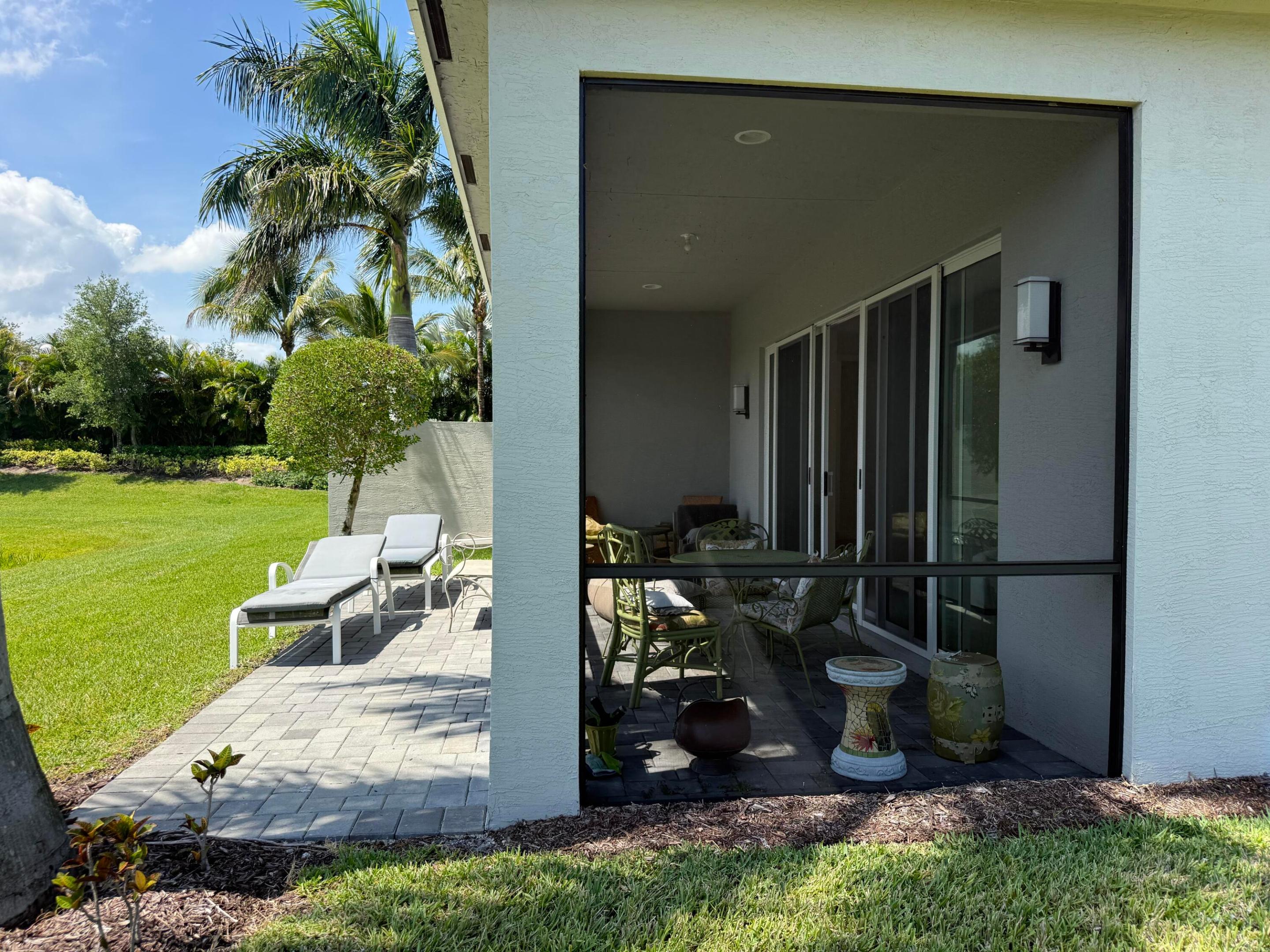 VALENCIA SOUND - Residential Lease