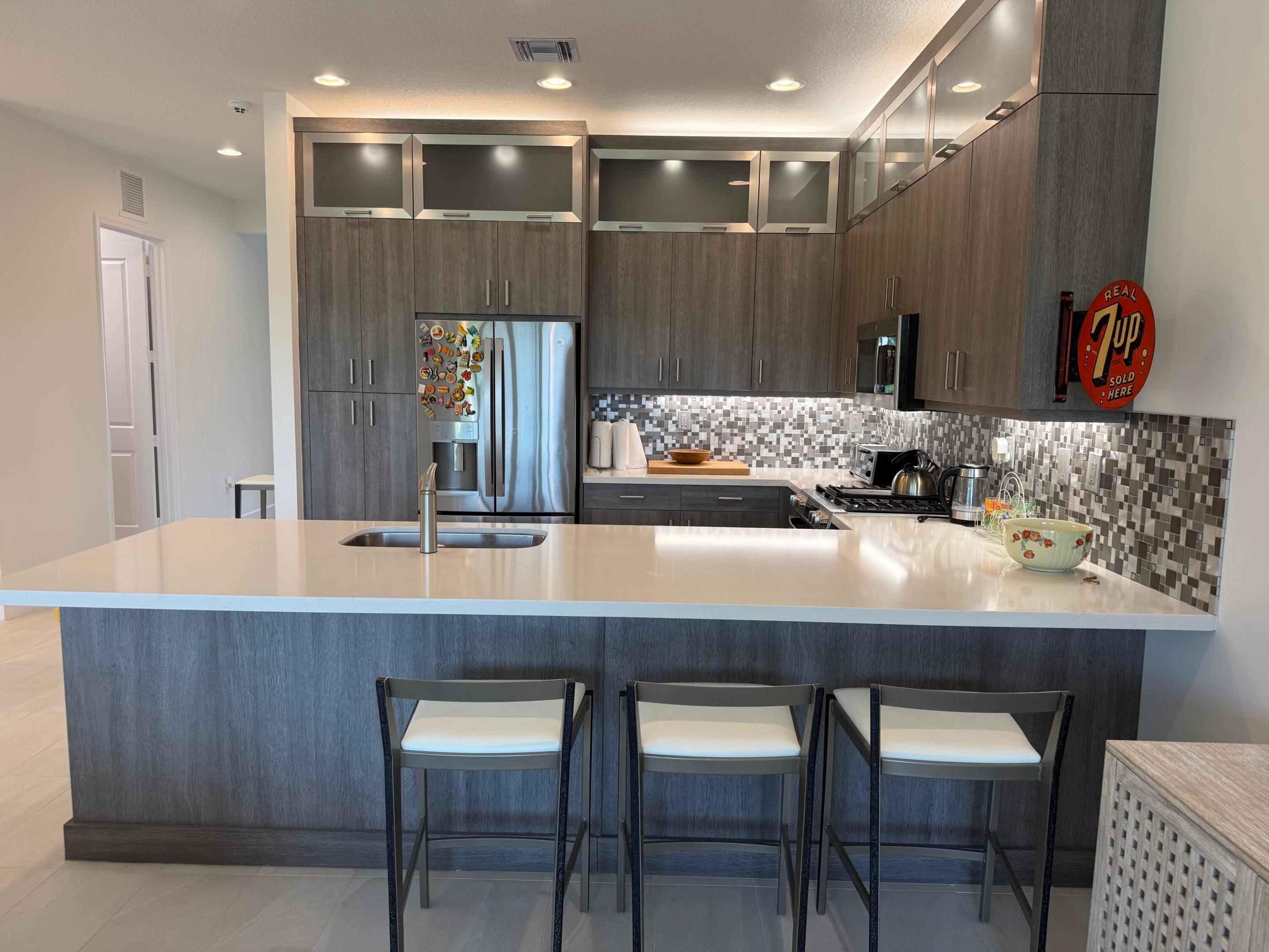 VALENCIA SOUND - Residential Lease