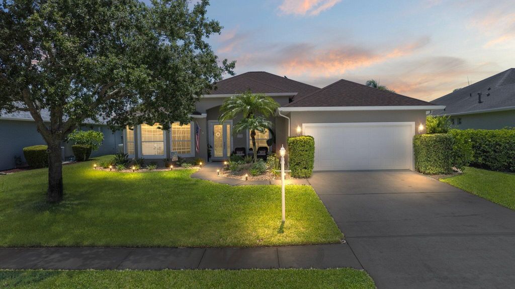 Photo of 170 55th Avenue SW, Vero Beach, FL 32968 (MLS # R11002214)