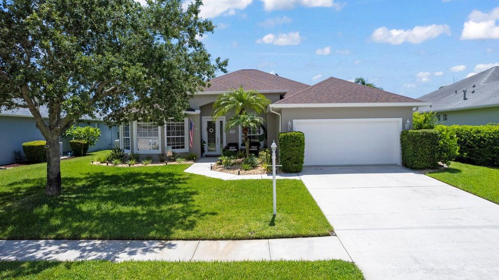 Photo of 170 55th Avenue SW, Vero Beach, FL 32968 (MLS # R11002214)
