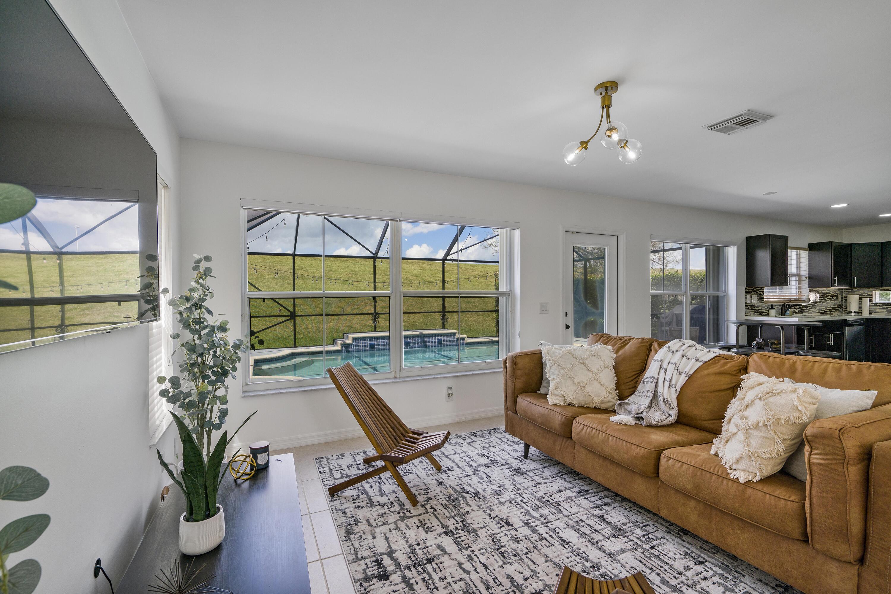 WYNDHAM LAKES/Coventry Place - Residential Lease