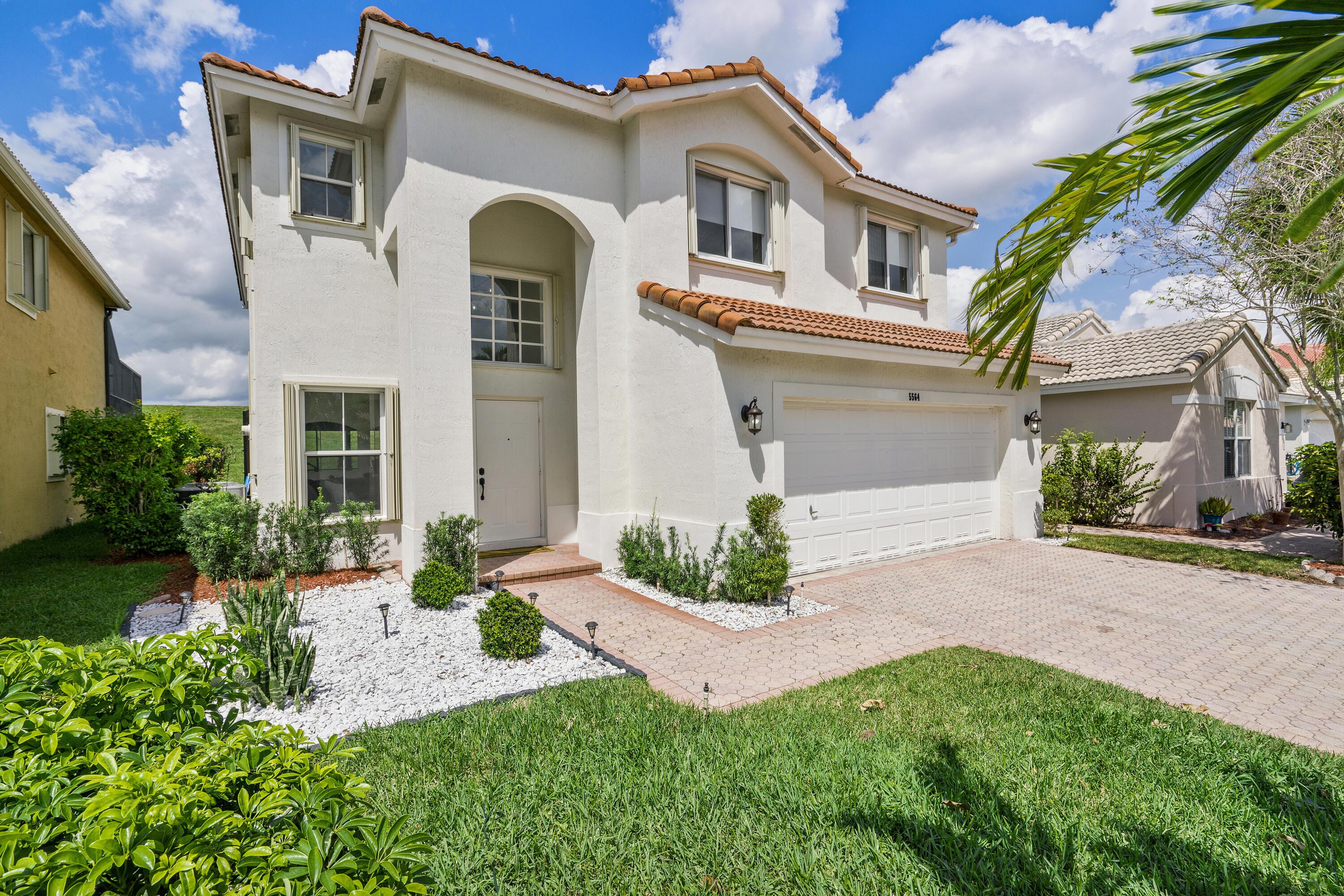 WYNDHAM LAKES/Coventry Place - Residential Lease