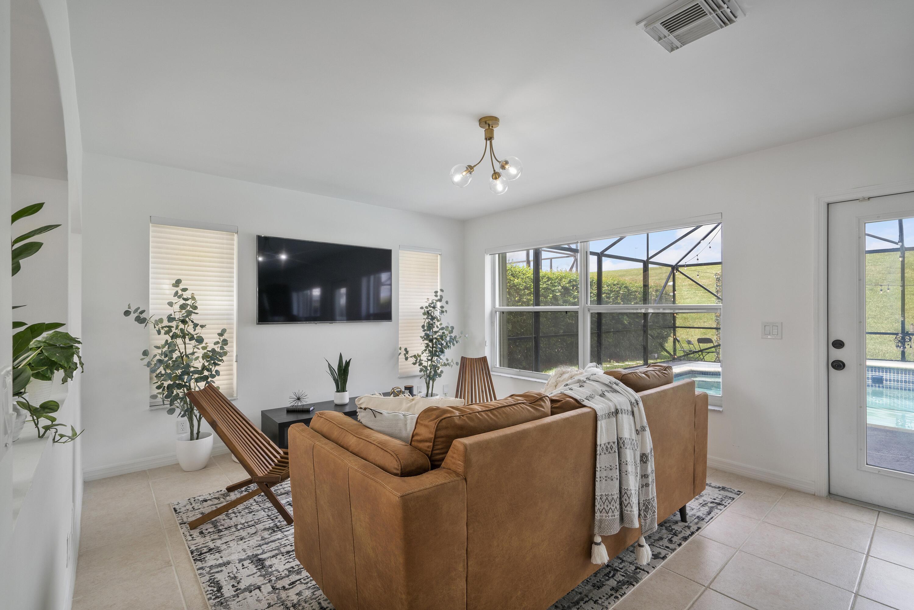 WYNDHAM LAKES/Coventry Place - Residential Lease