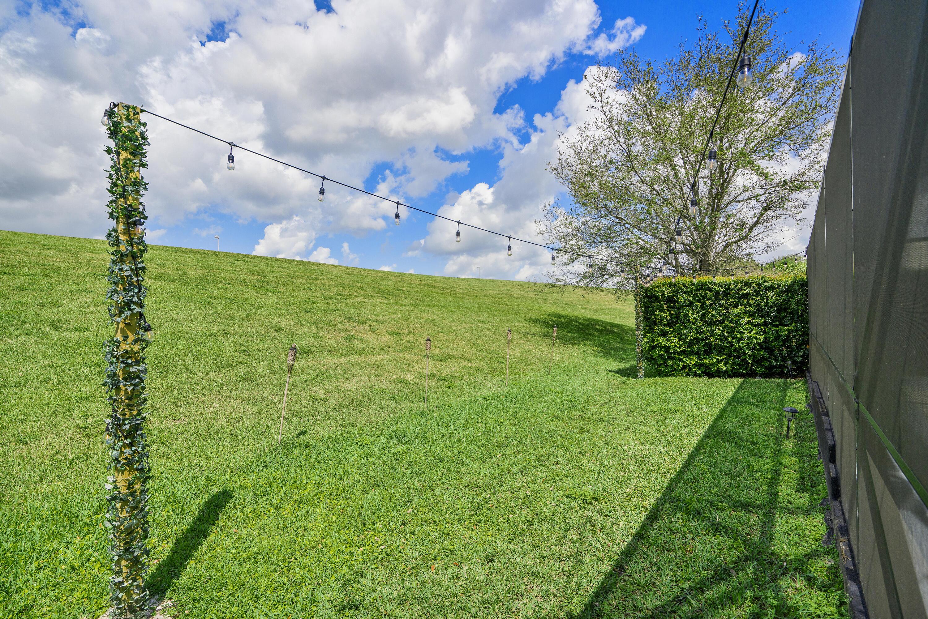 WYNDHAM LAKES/Coventry Place - Residential Lease