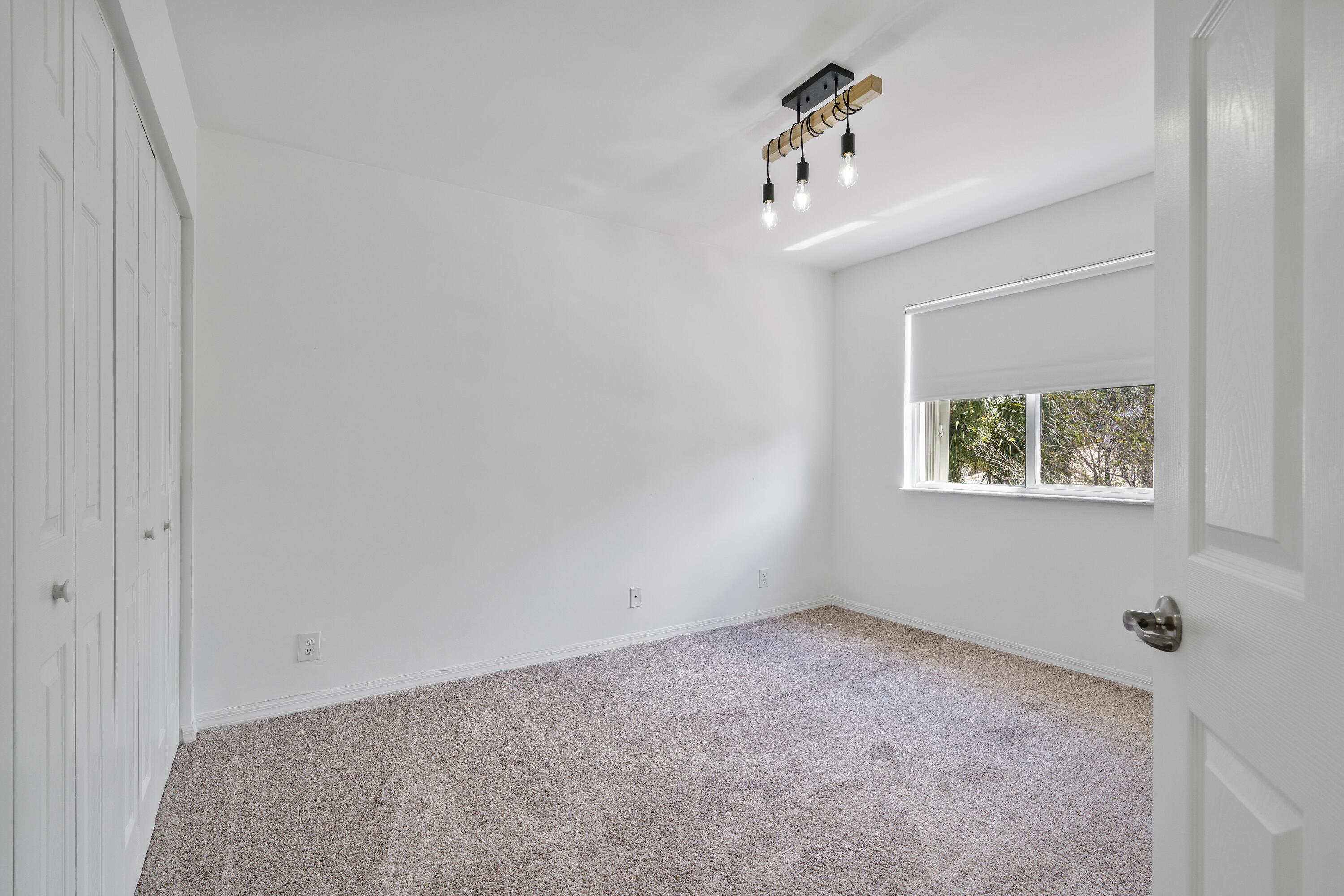 WYNDHAM LAKES/Coventry Place - Residential Lease