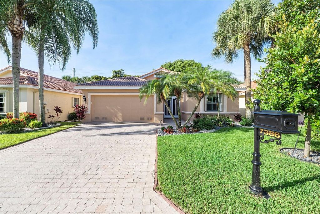 Photo of 7386 Viale Caterina, Delray Beach, FL 33446 (MLS # F10447413)