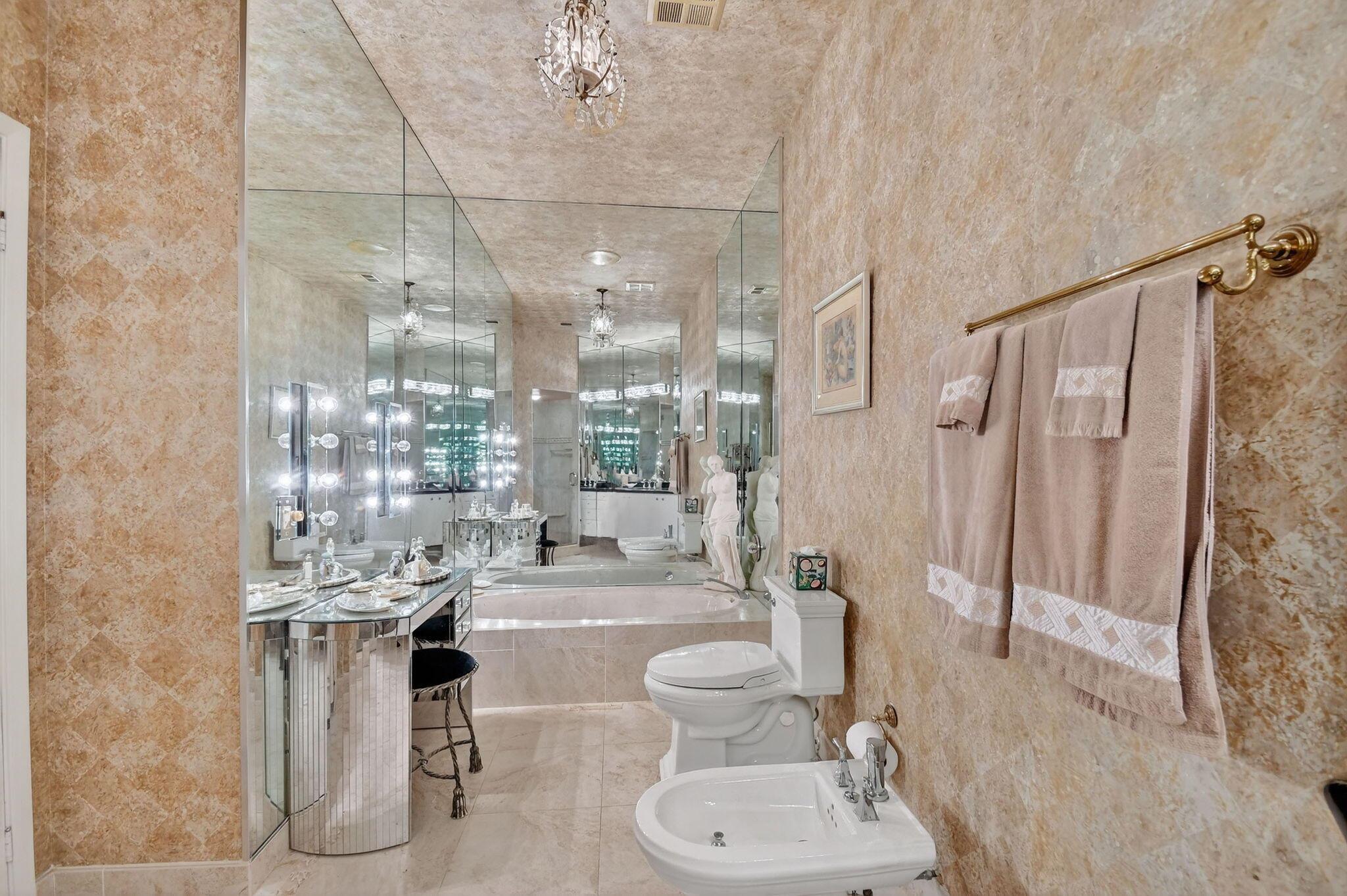 CONSULATE CONDO - Residential