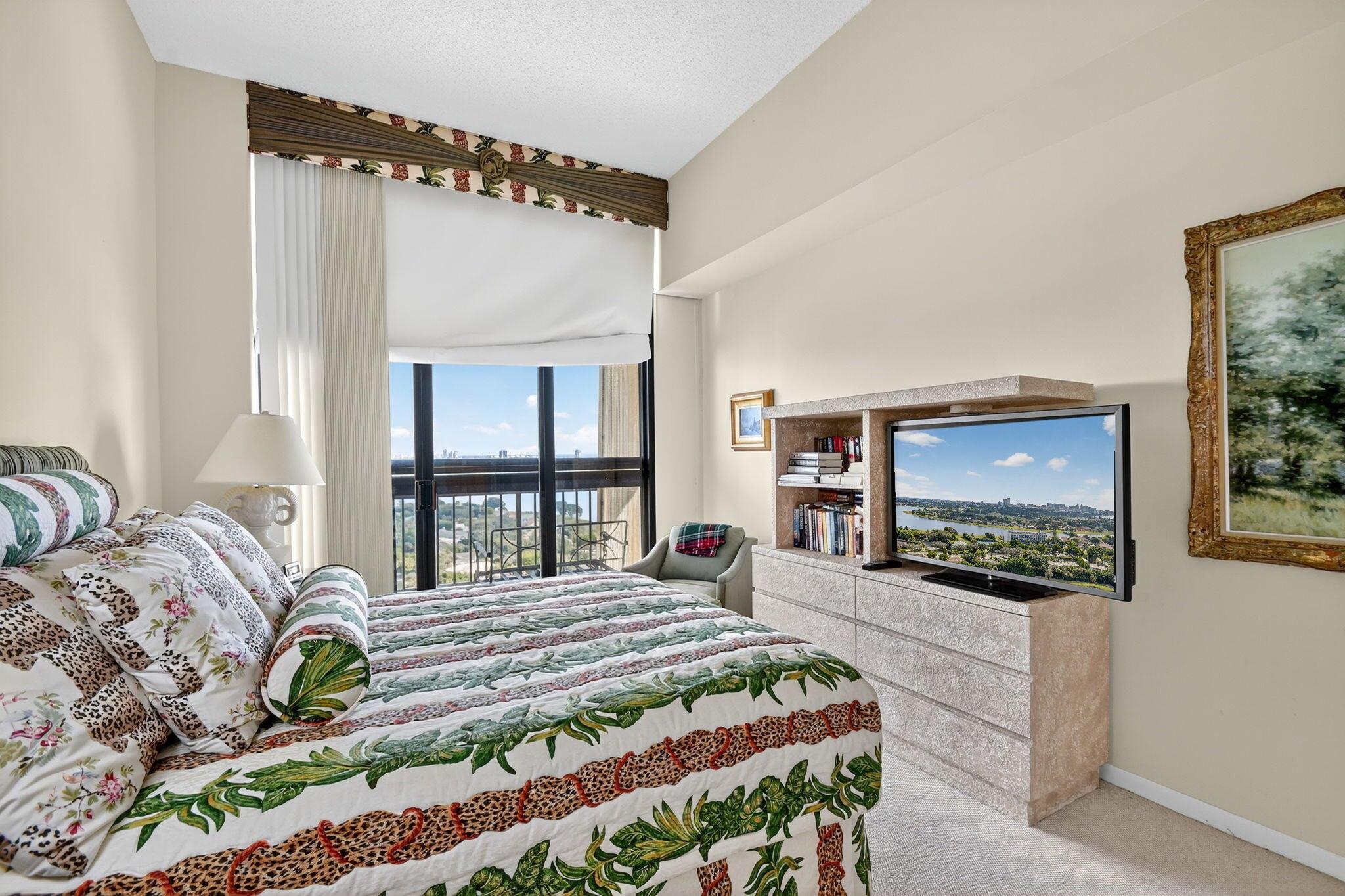 CONSULATE CONDO - Residential