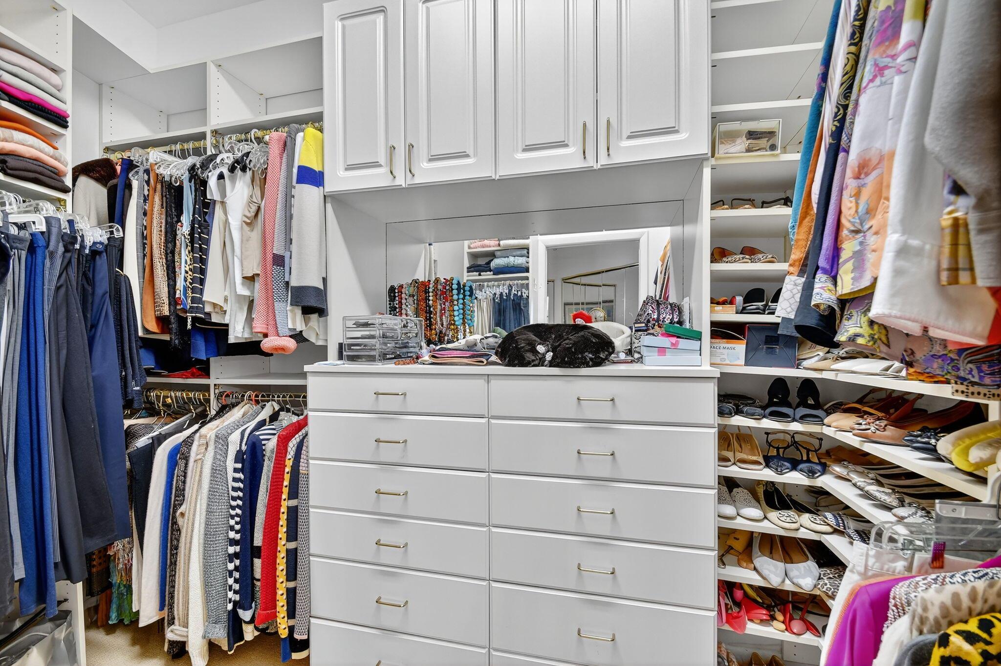 CONSULATE CONDO - Residential