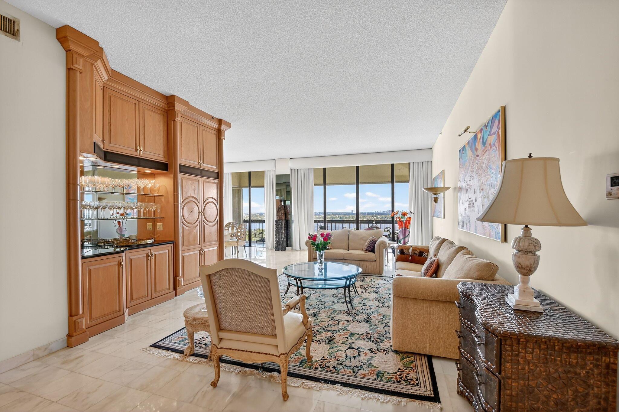 CONSULATE CONDO - Residential