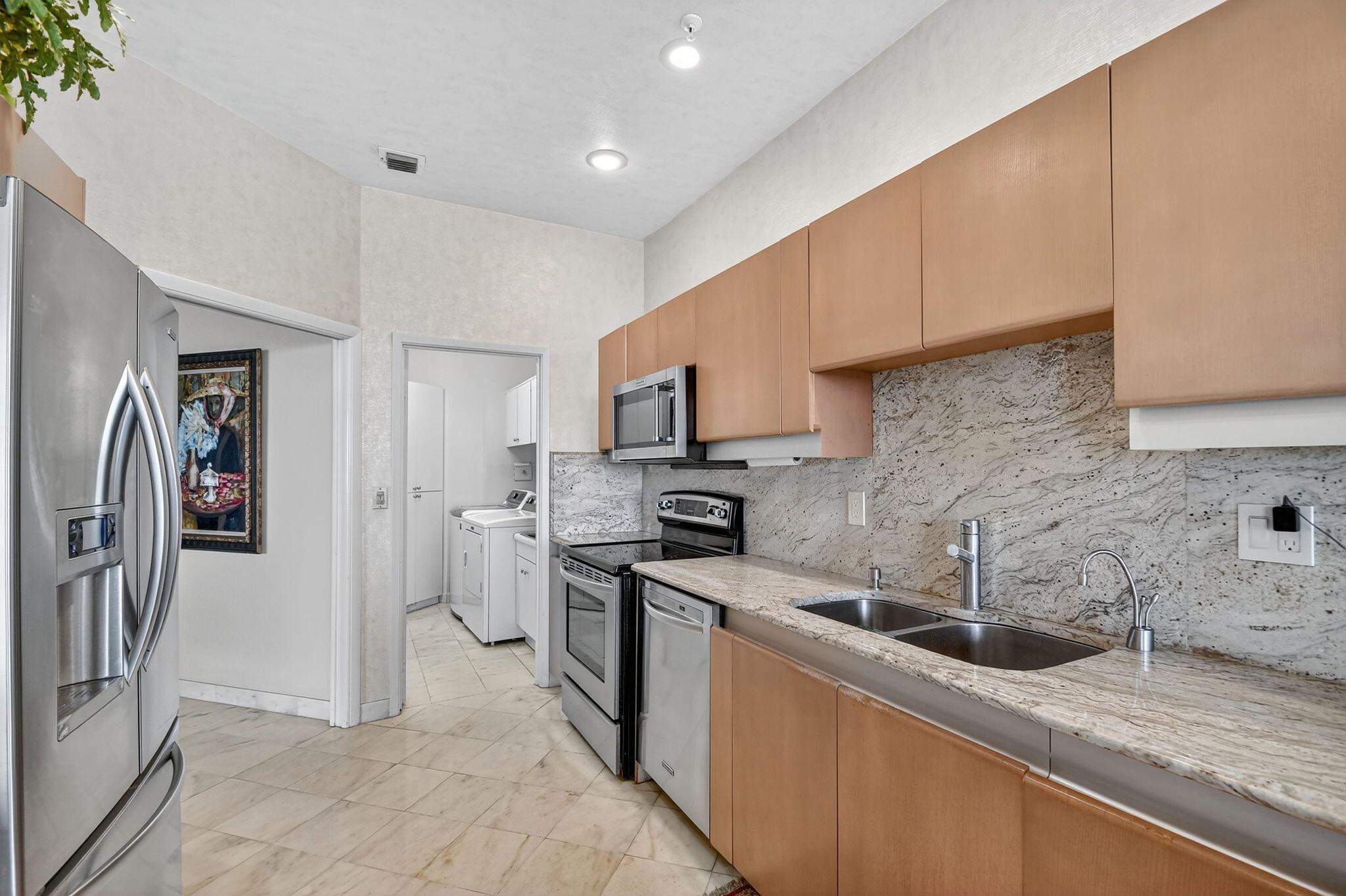 CONSULATE CONDO - Residential