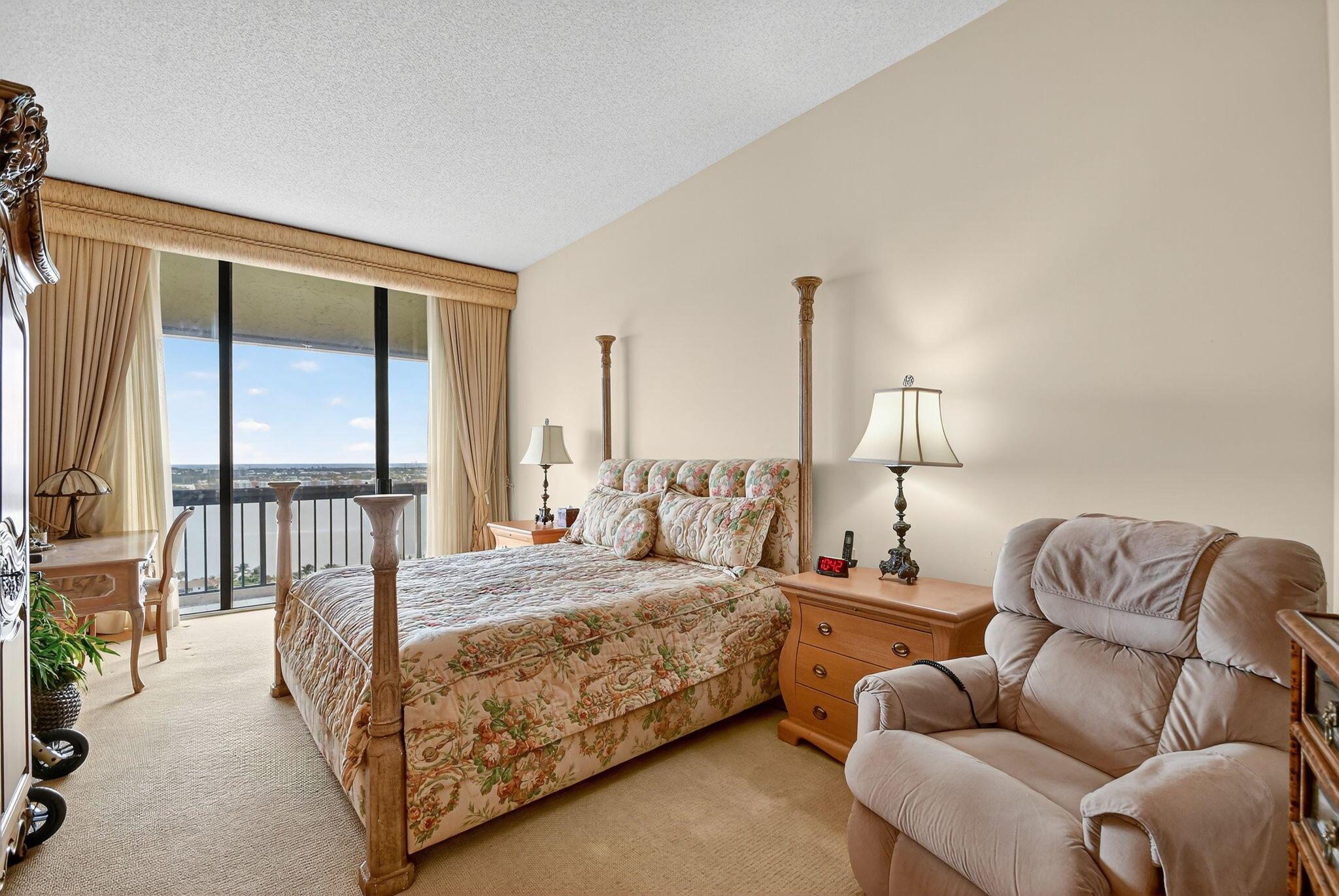 CONSULATE CONDO - Residential