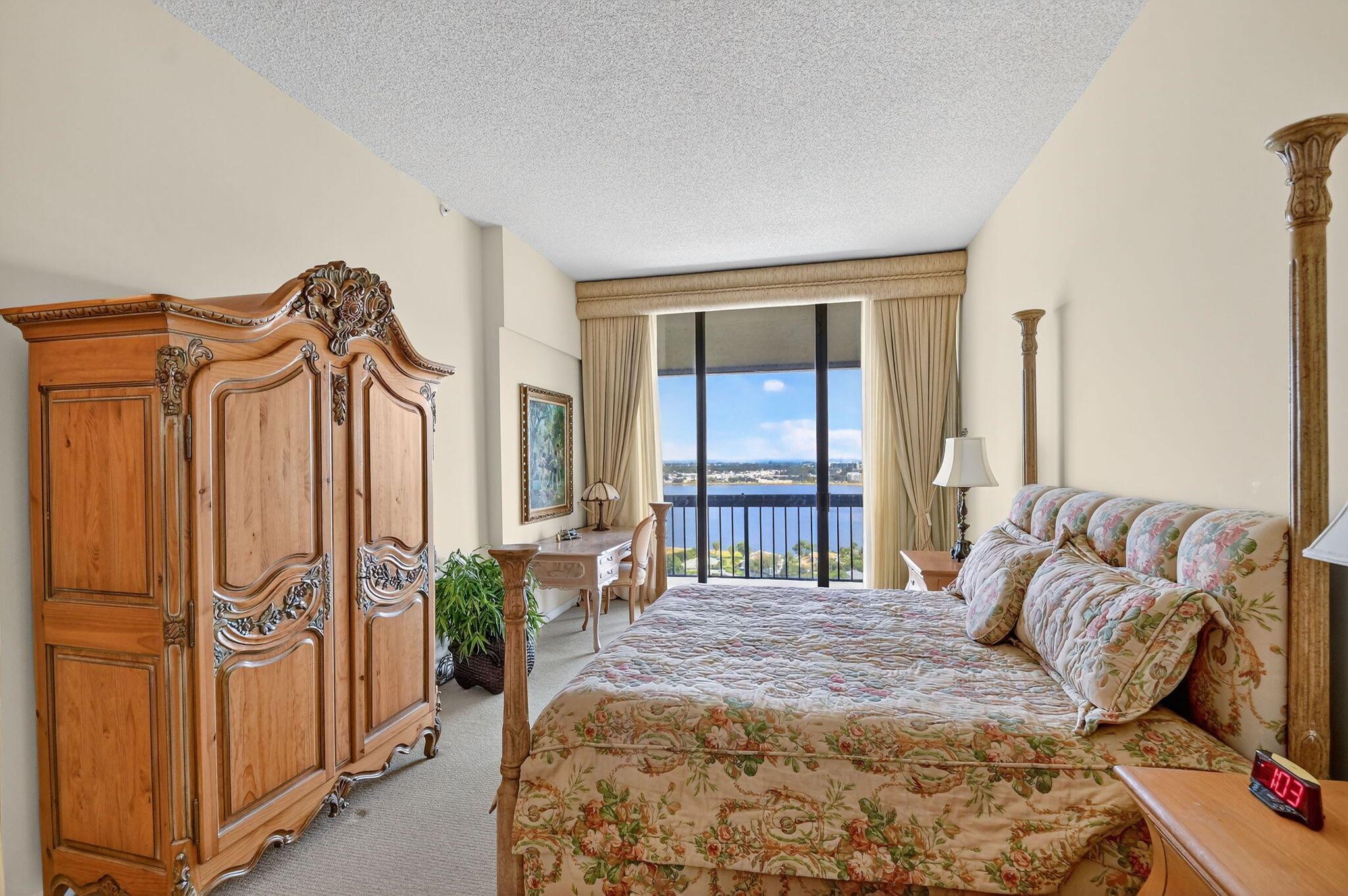 CONSULATE CONDO - Residential