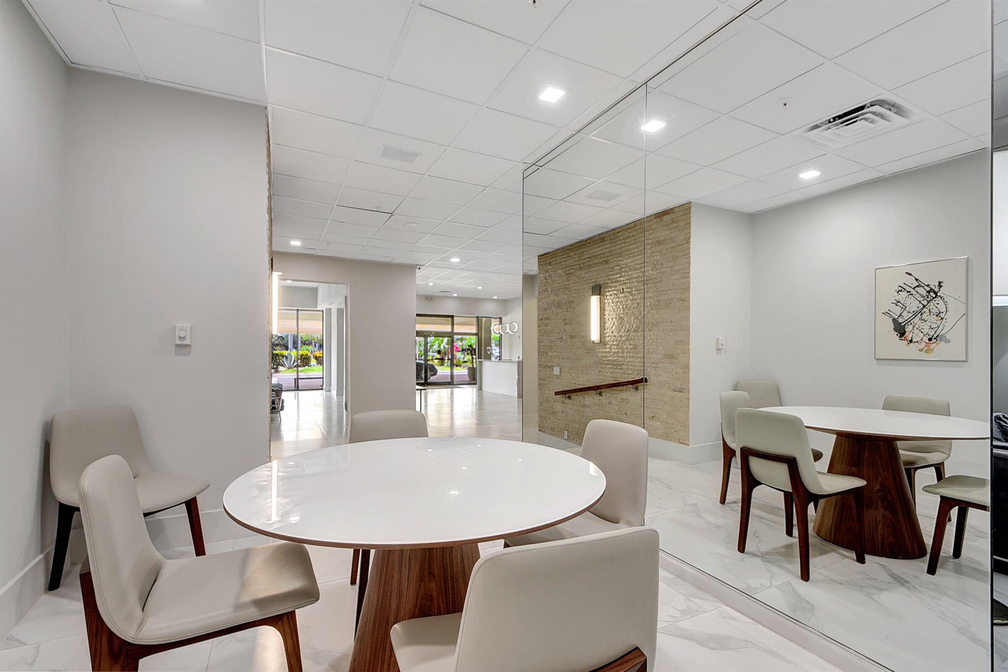 CONSULATE CONDO - Residential