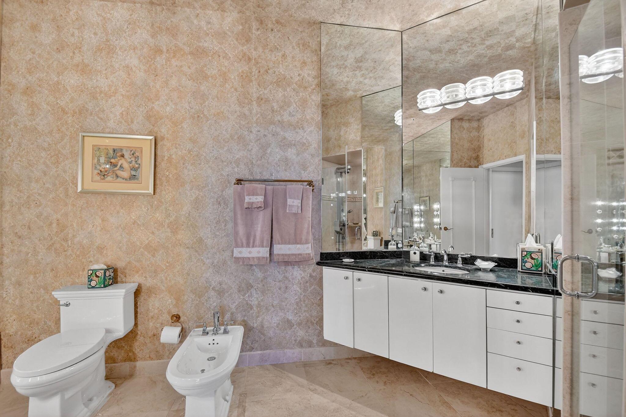 CONSULATE CONDO - Residential