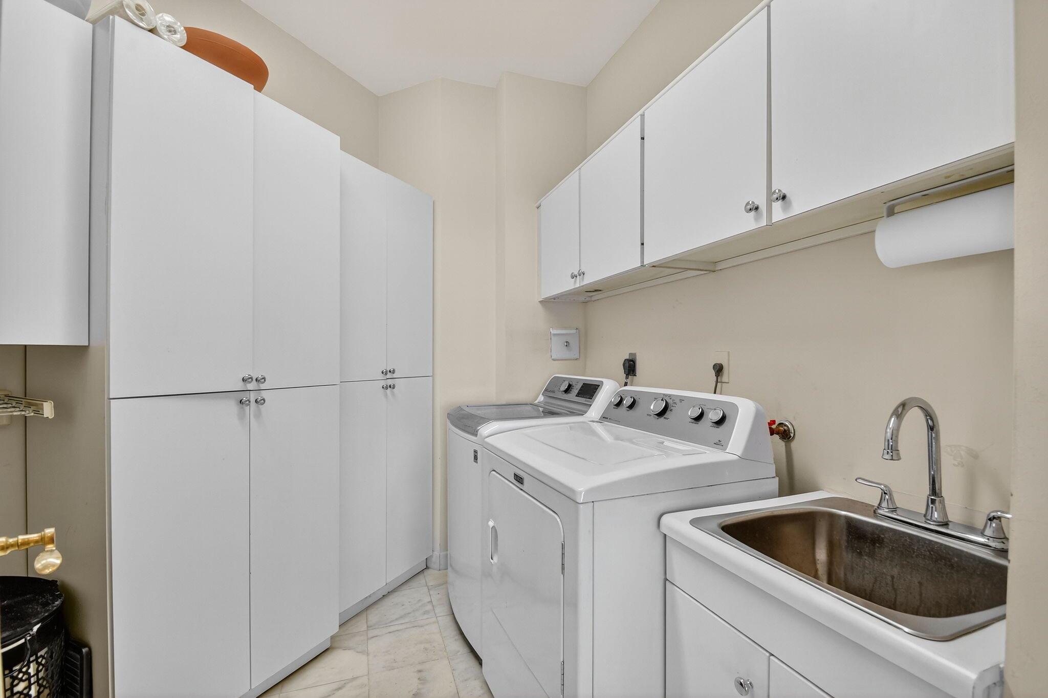 CONSULATE CONDO - Residential