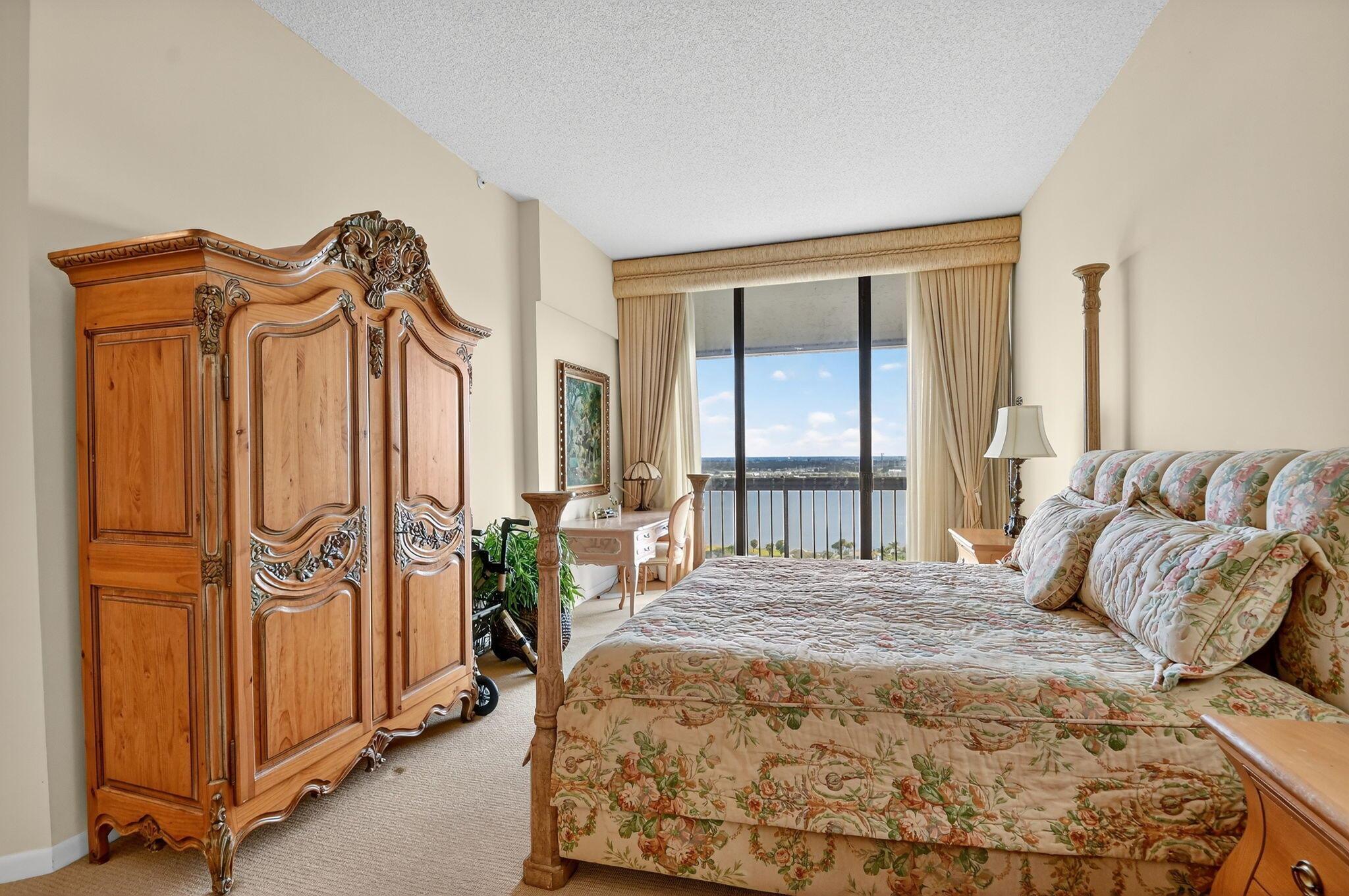 CONSULATE CONDO - Residential