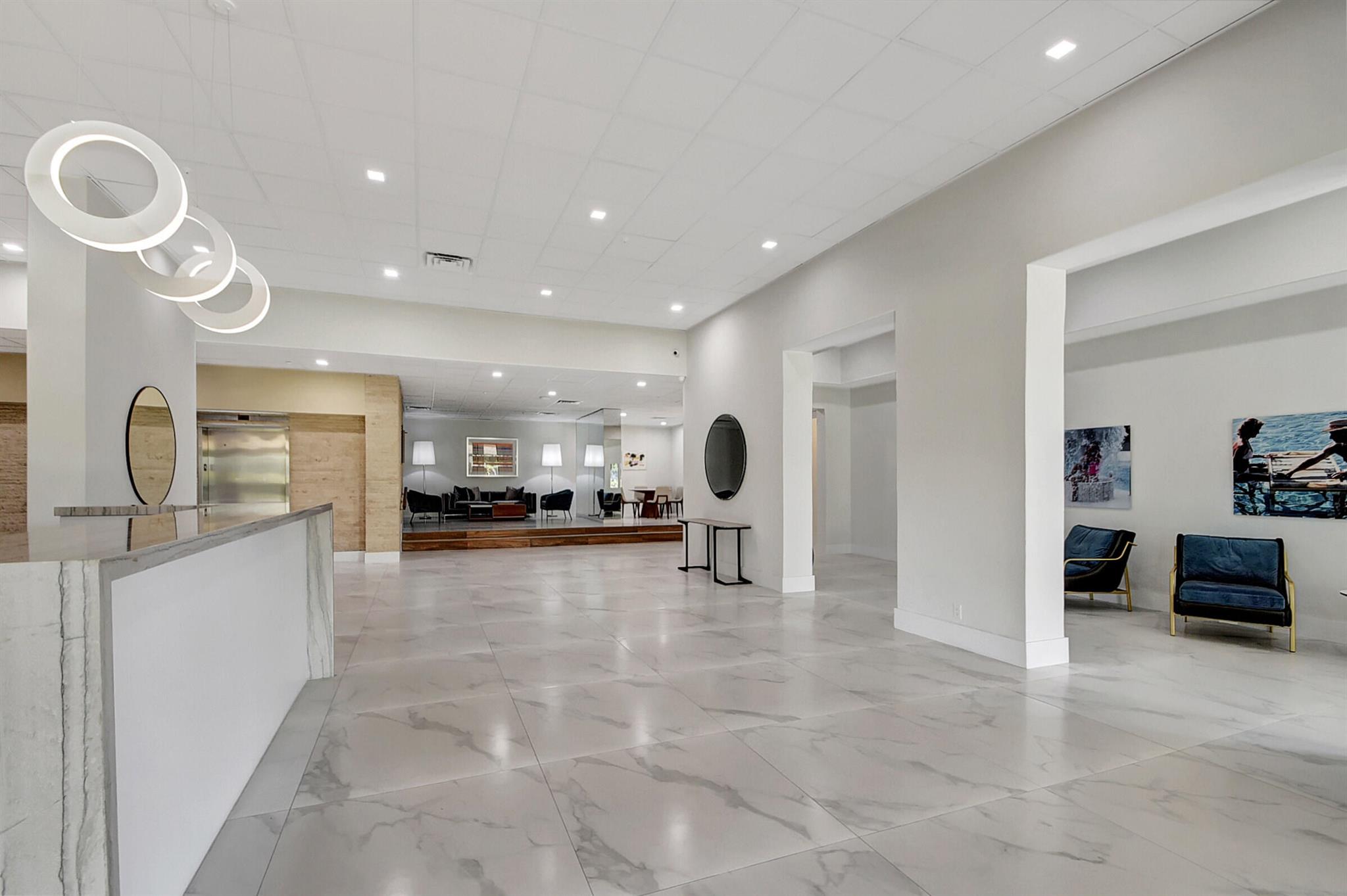 CONSULATE CONDO - Residential