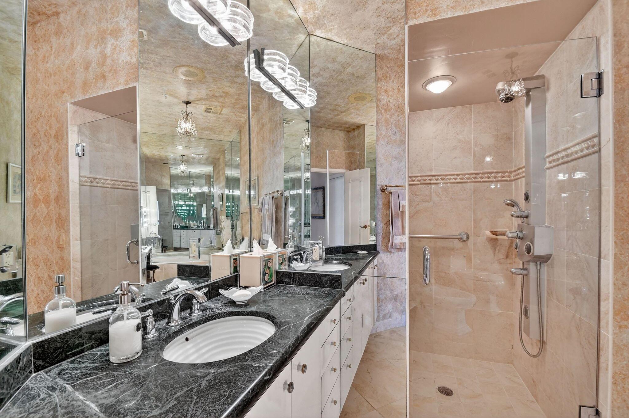 CONSULATE CONDO - Residential