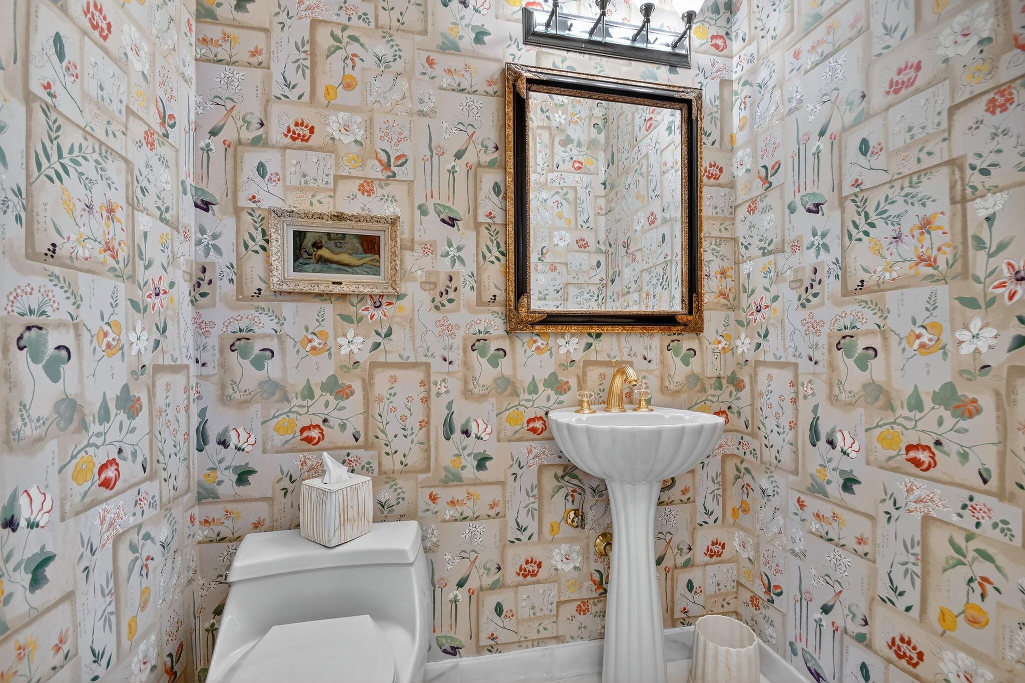 CONSULATE CONDO - Residential