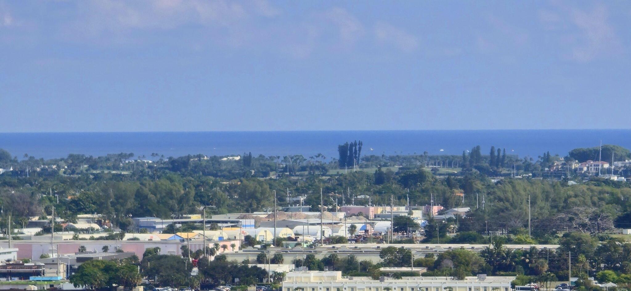 CONSULATE CONDO - Residential