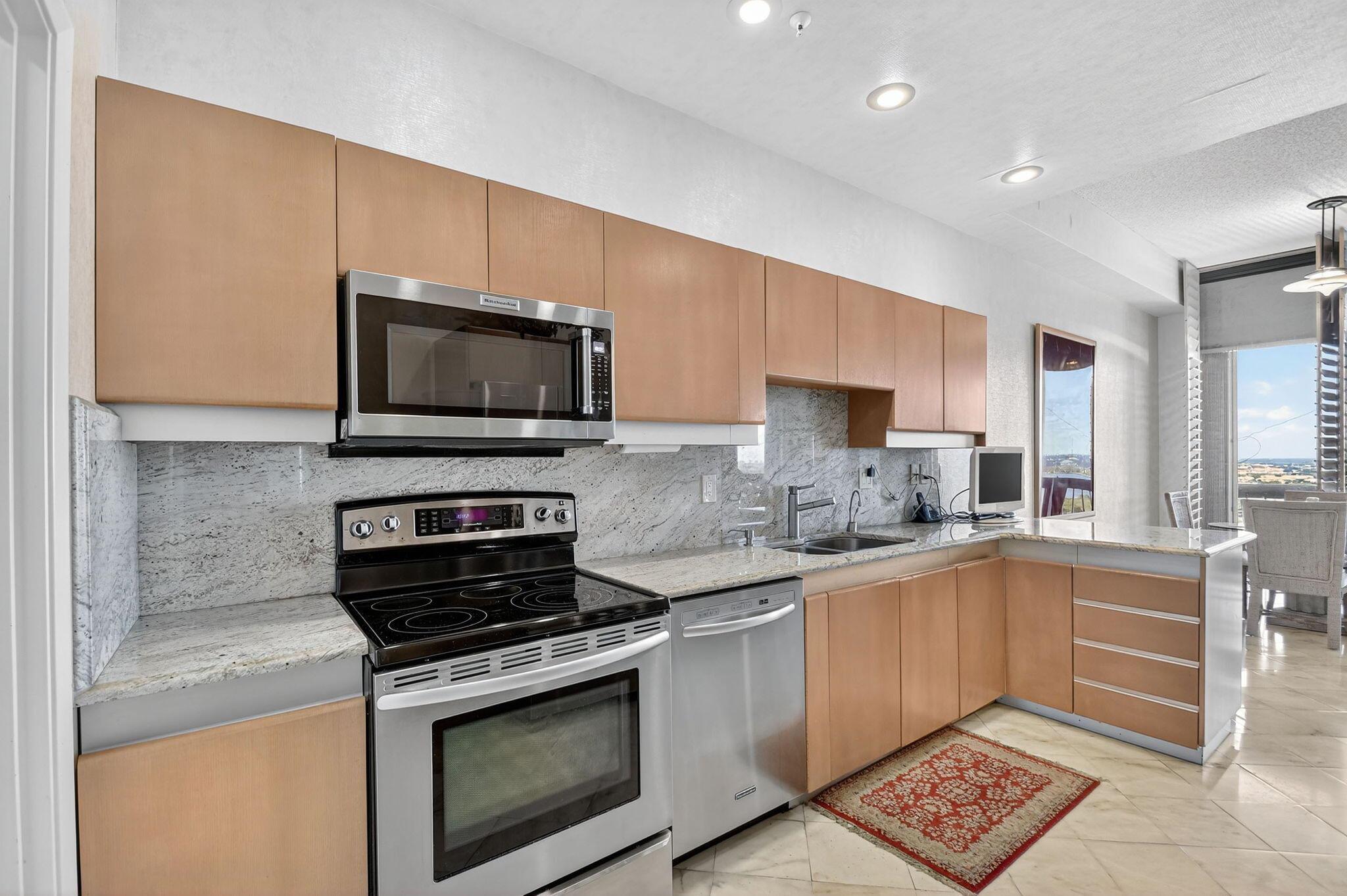 CONSULATE CONDO - Residential