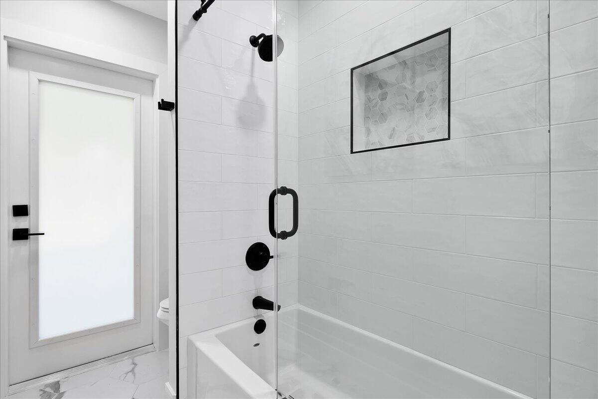 FOX TRAIL - Residential Lease