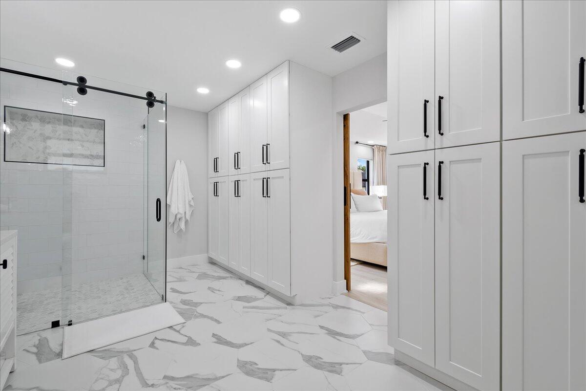 FOX TRAIL - Residential Lease