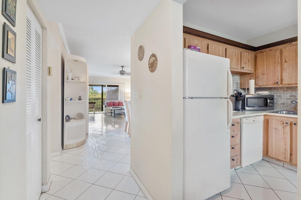 Photo of 3900 NW 76th Avenue #307, Sunrise, FL 33351 (MLS # F10550854)