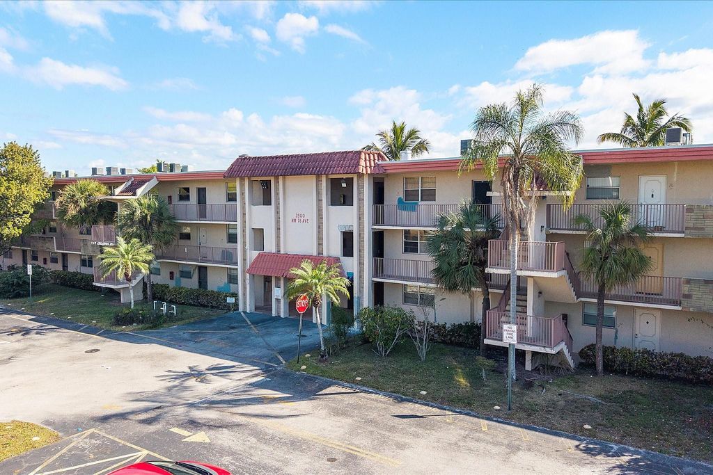 Photo of 3900 NW 76th Avenue #307, Sunrise, FL 33351 (MLS # F10550854)