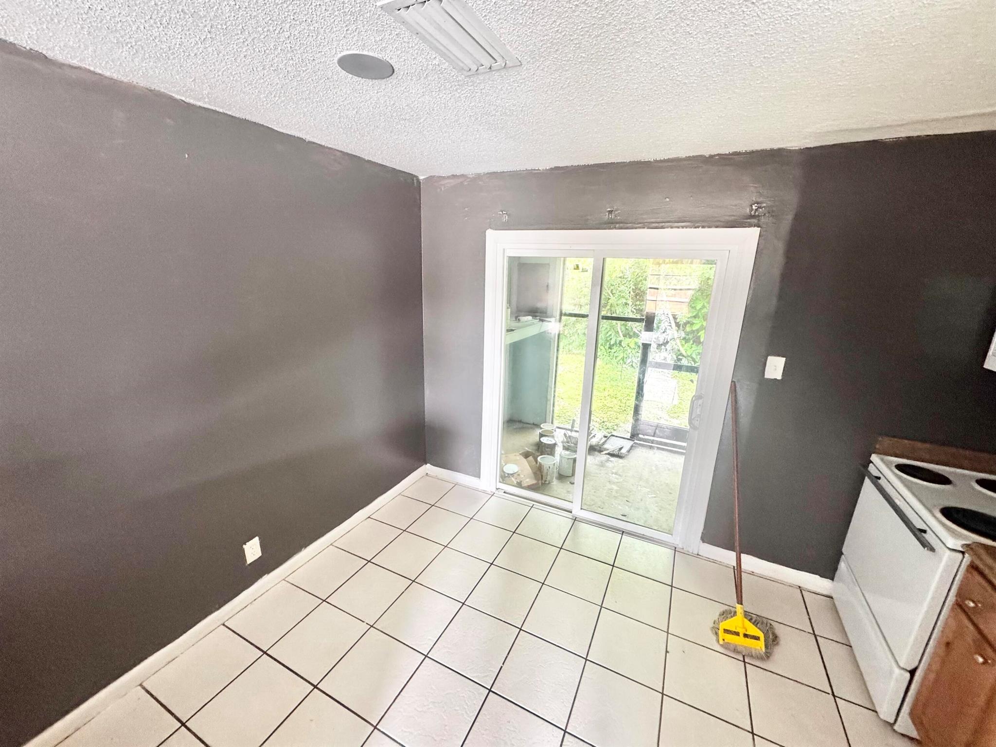 GOLDEN GATE - Residential Lease