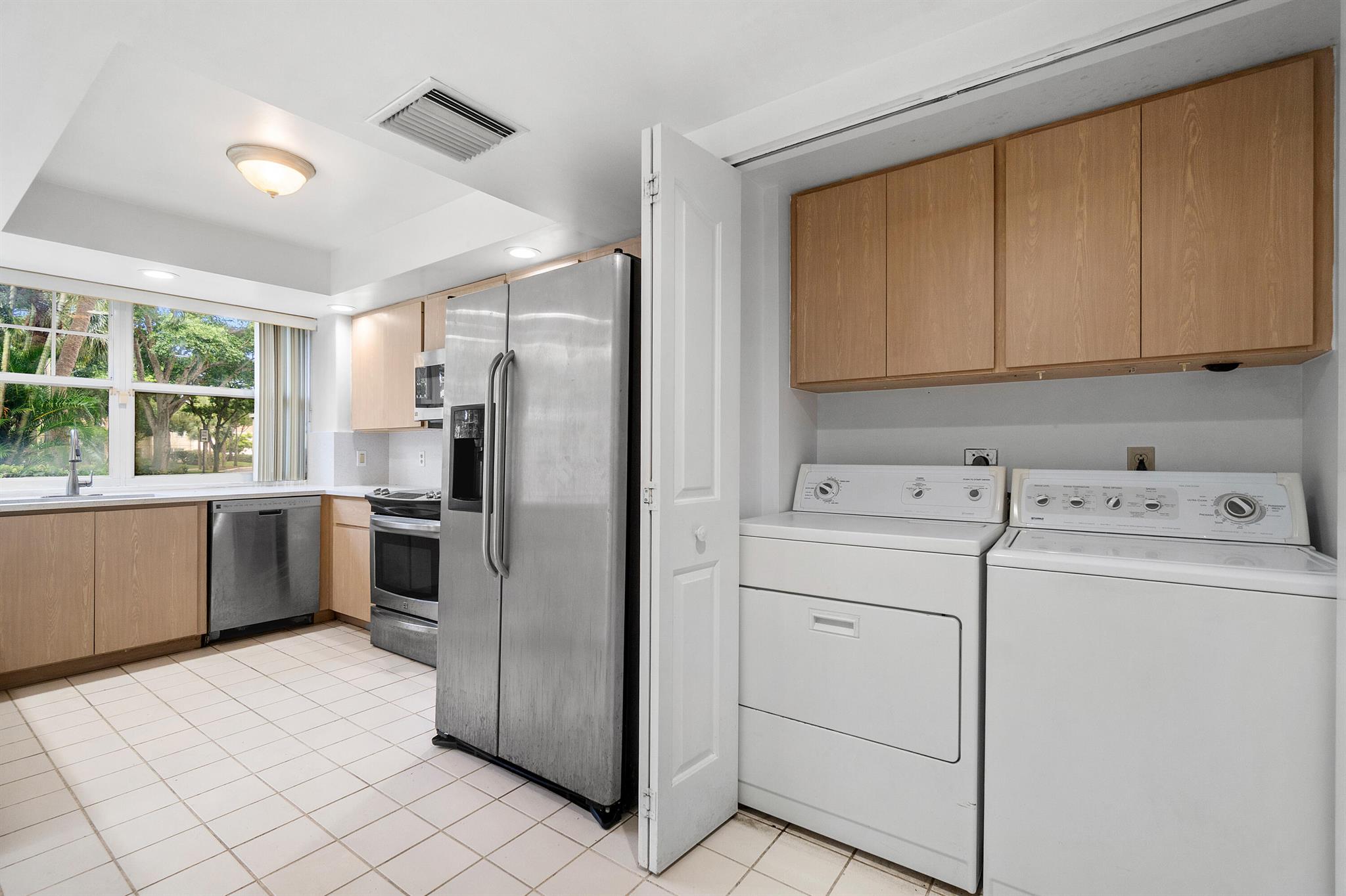 WELLESLEY AT LAKE CLARKE - Residential