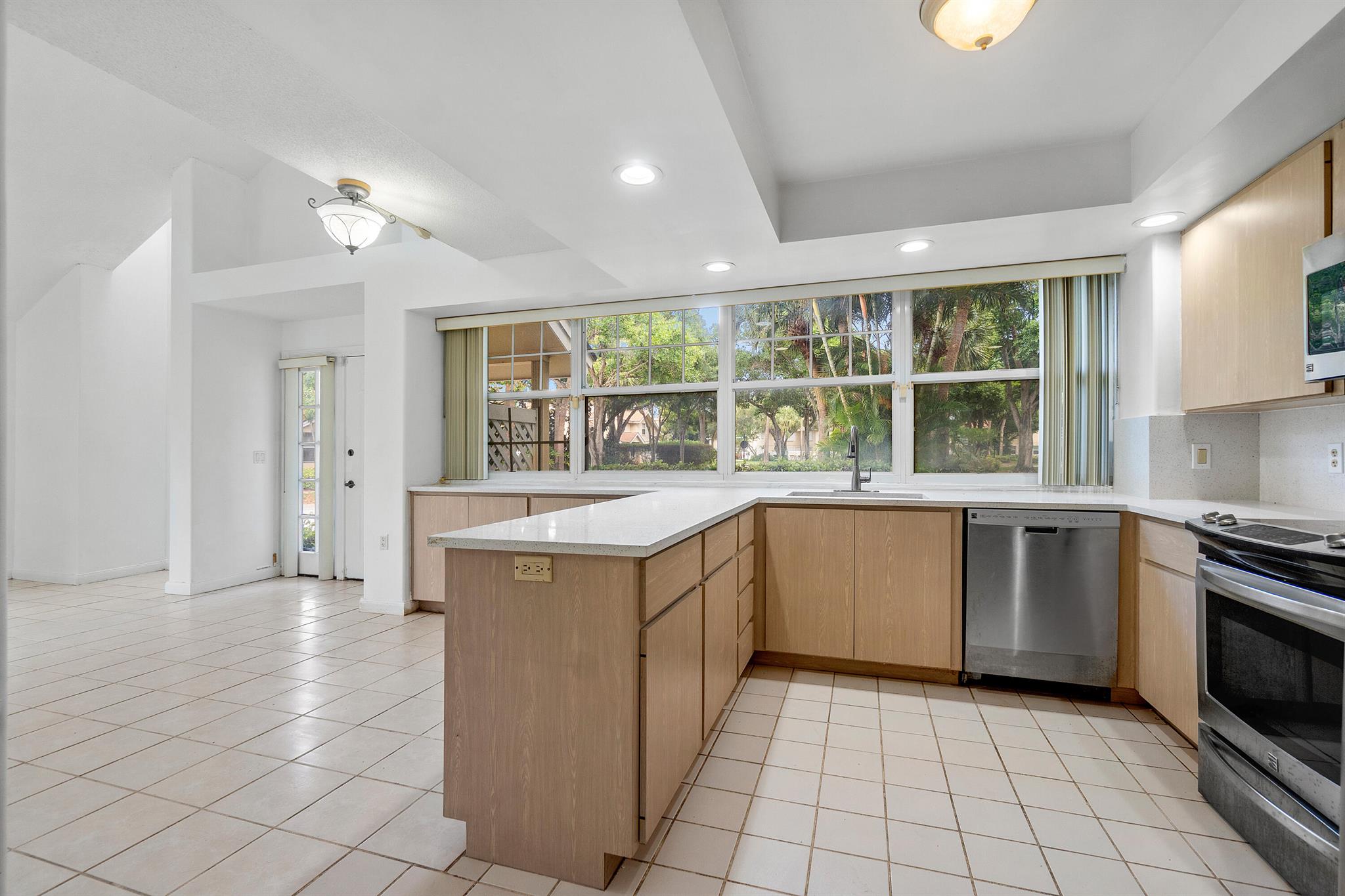 WELLESLEY AT LAKE CLARKE - Residential