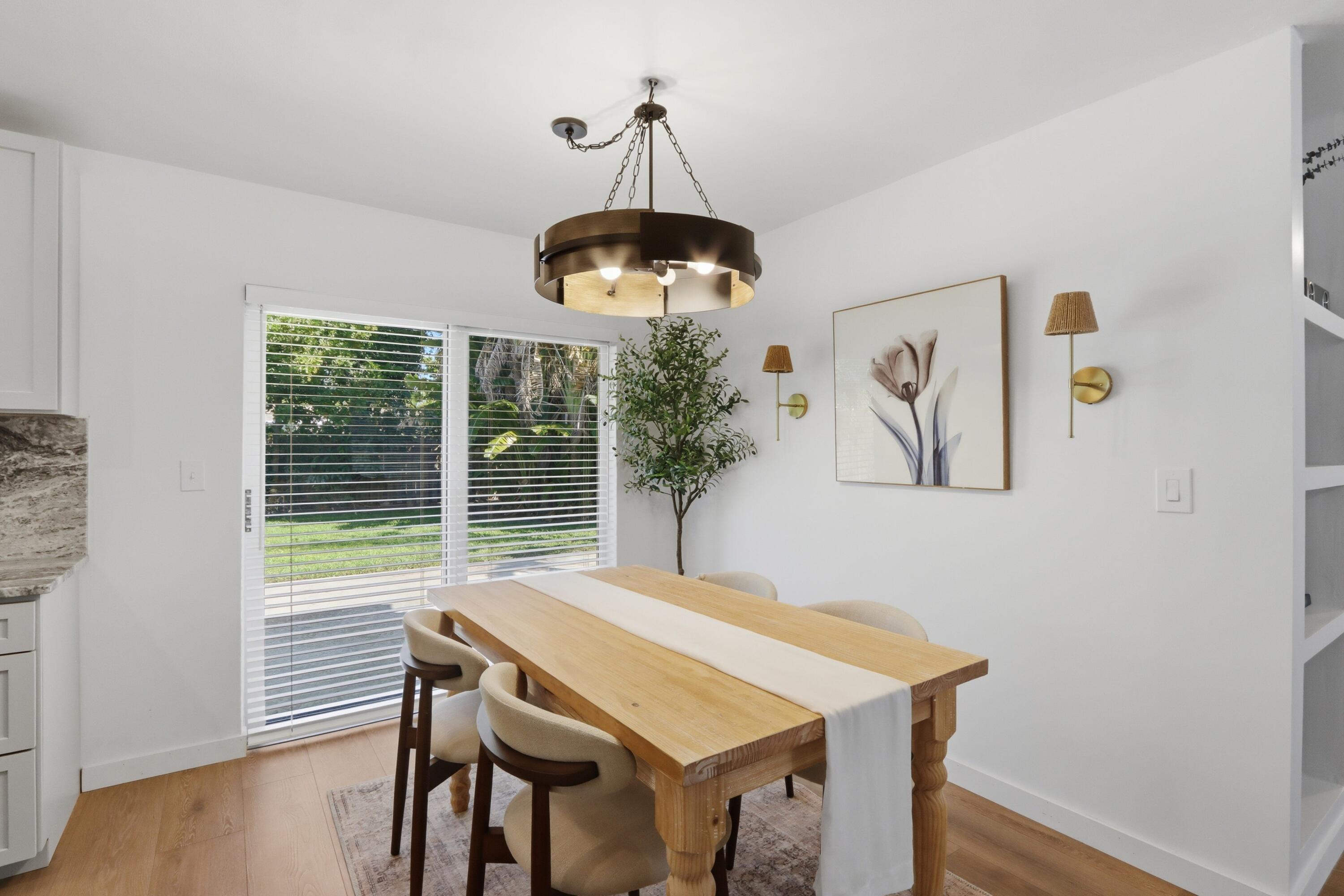 PALM BEACH GARDENS ESTATES - Residential