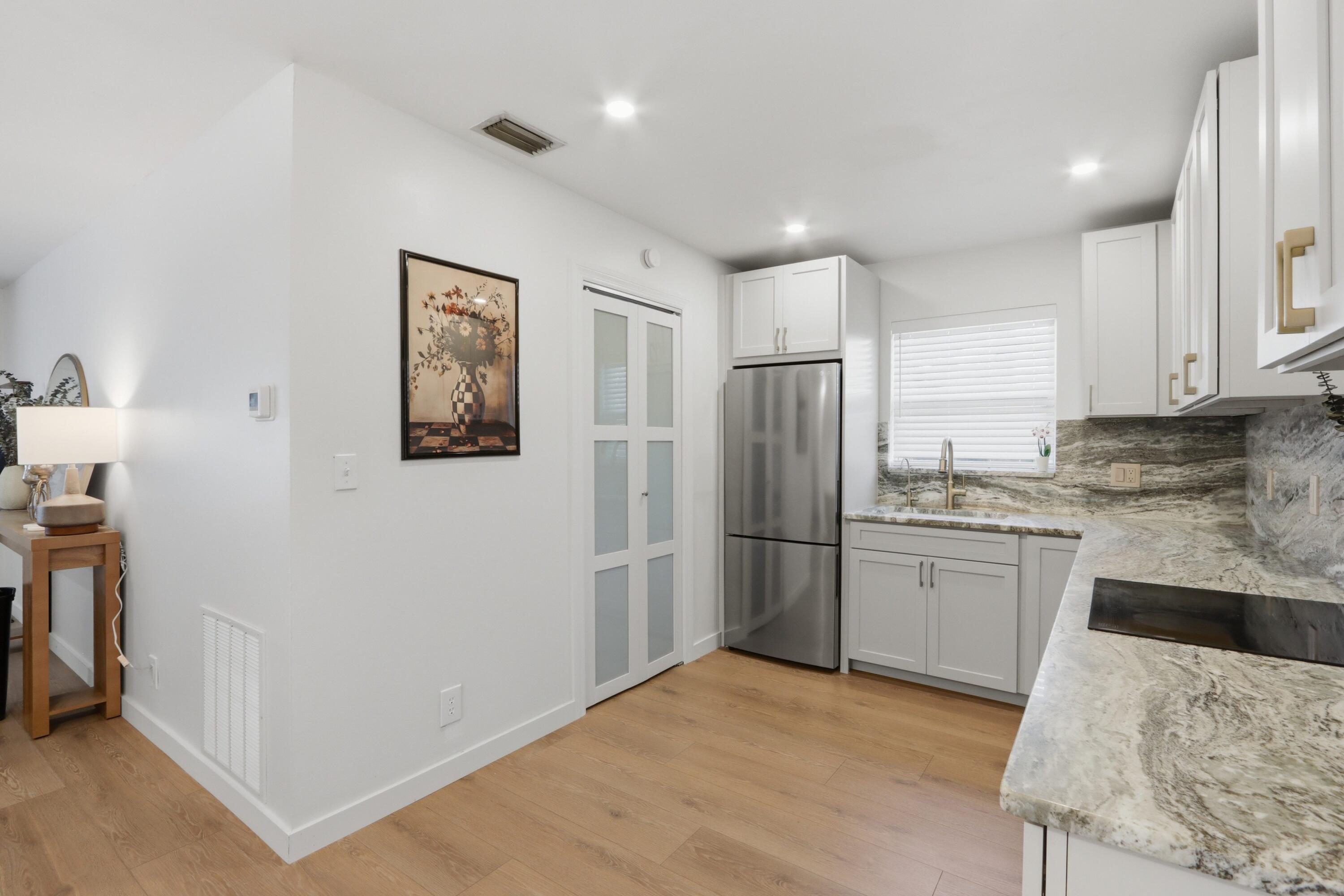 PALM BEACH GARDENS ESTATES - Residential