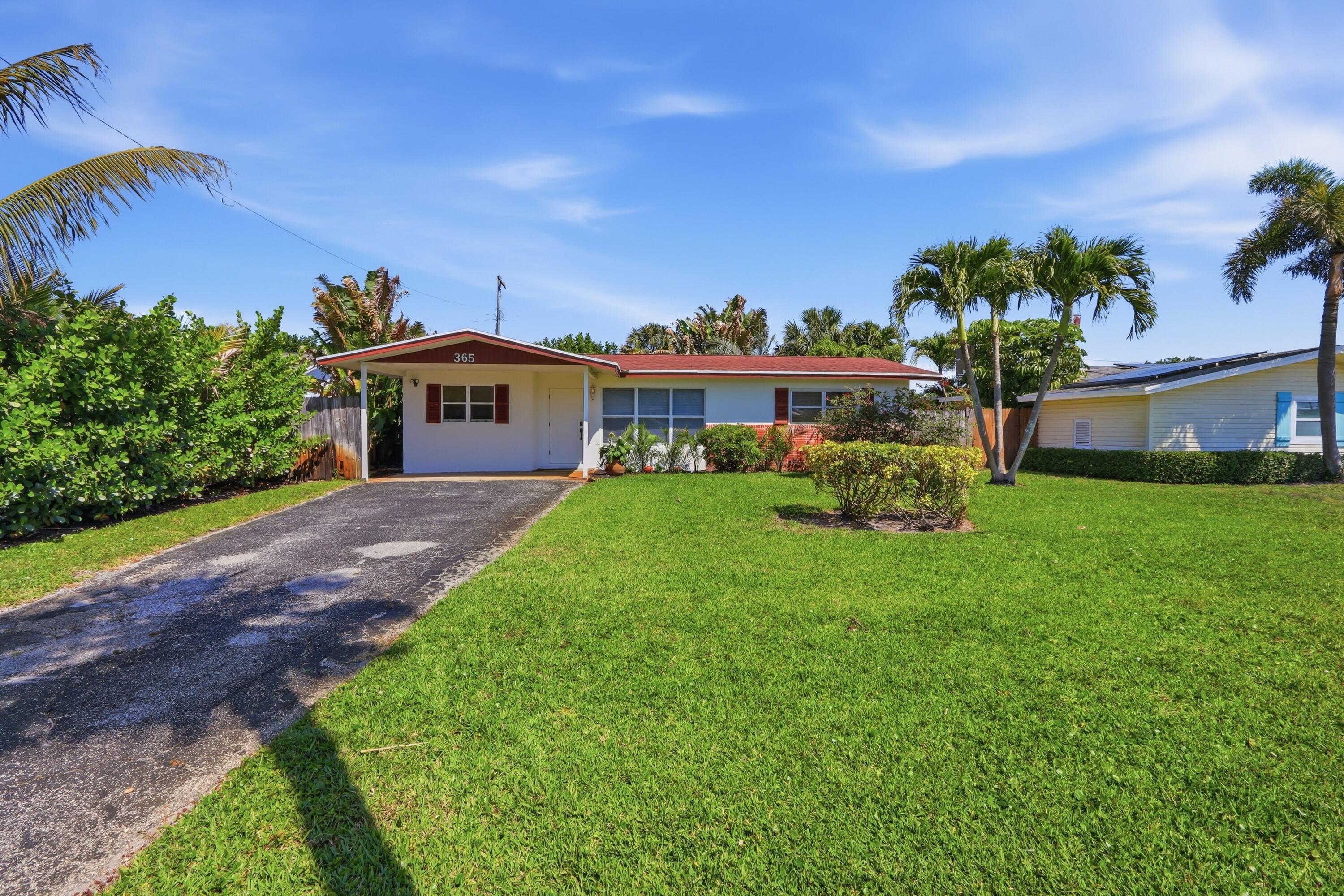 PALM BEACH GARDENS ESTATES - Residential